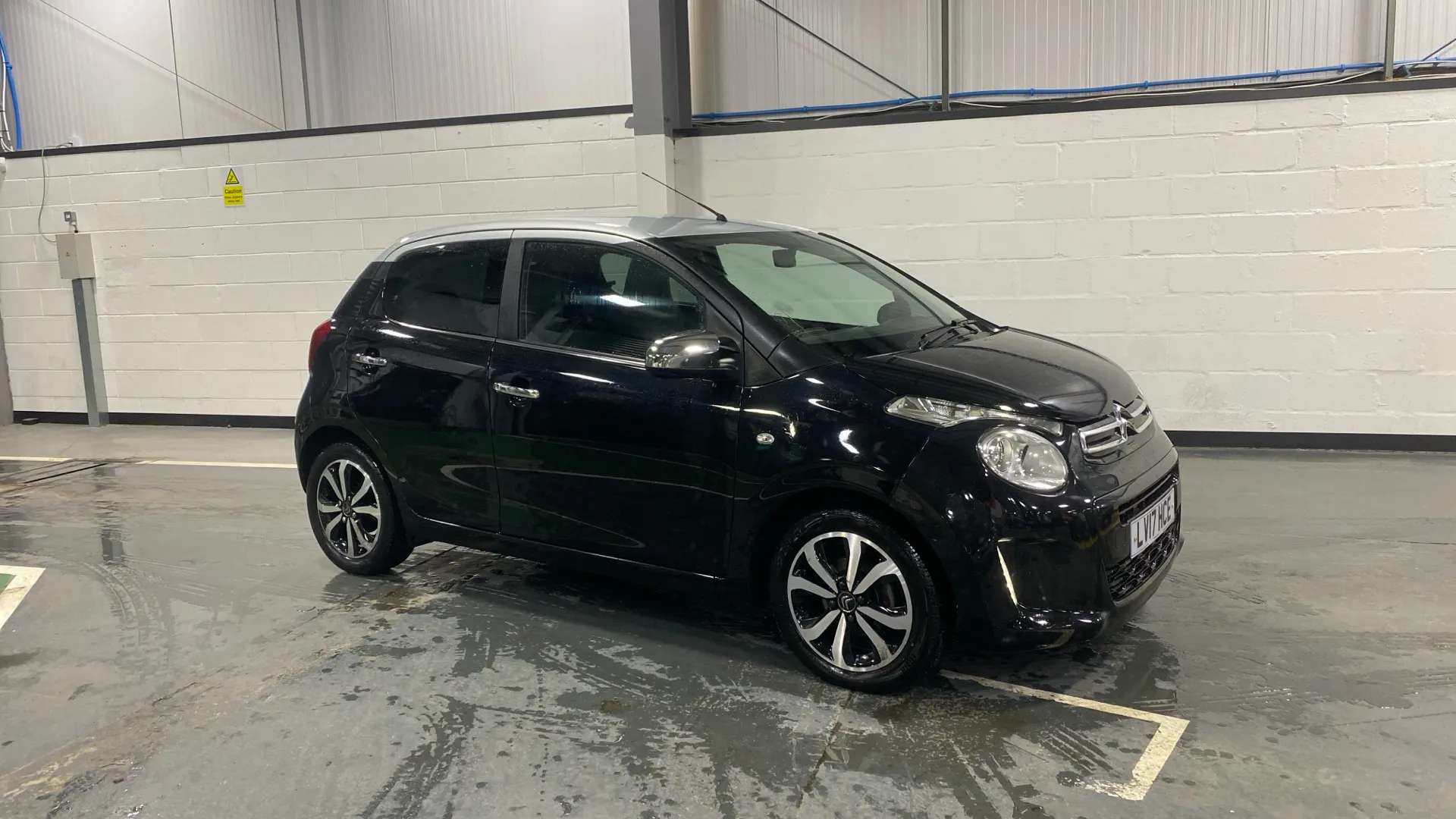 A 2017 CITROEN C1 1.2 PureTech Flair A 2017 CITROEN C1 1.2 PureTech Flair