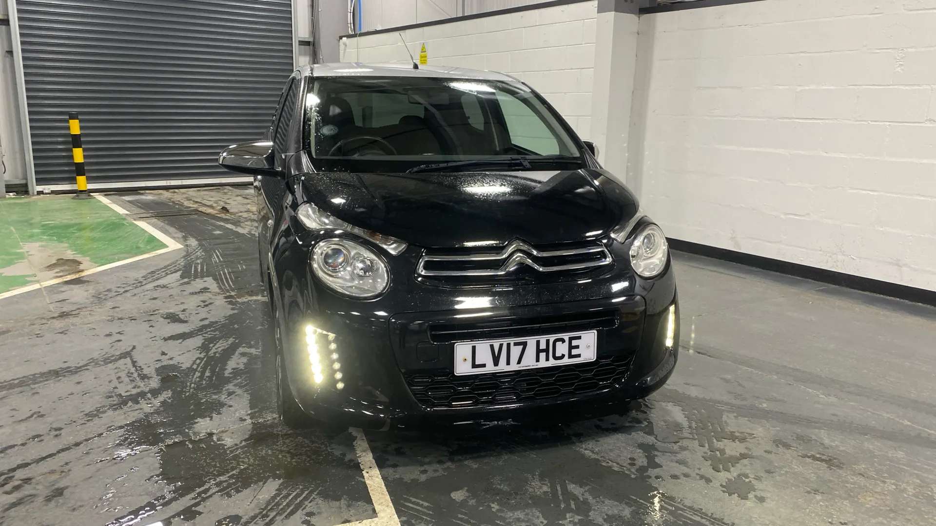 A 2017 CITROEN C1 1.2 PureTech Flair A 2017 CITROEN C1 1.2 PureTech Flair