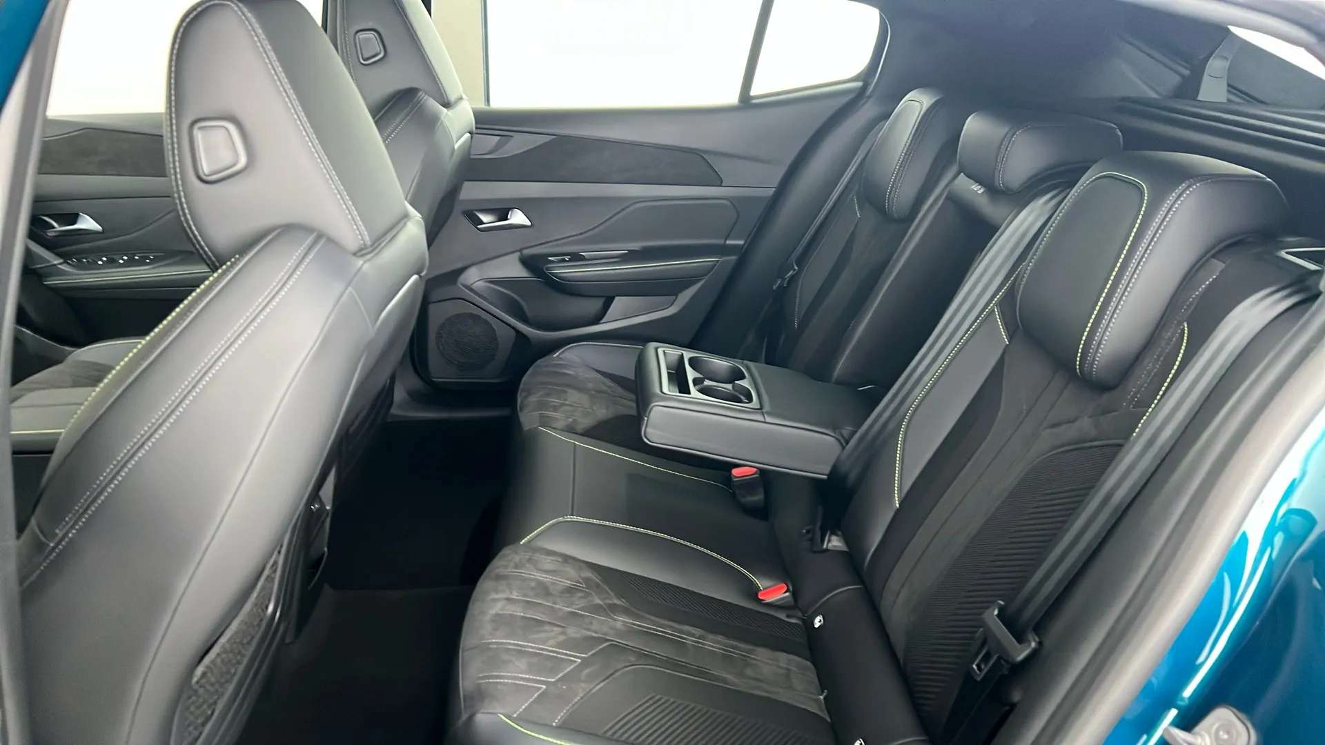 2024 PEUGEOT 408 2024 PEUGEOT 408