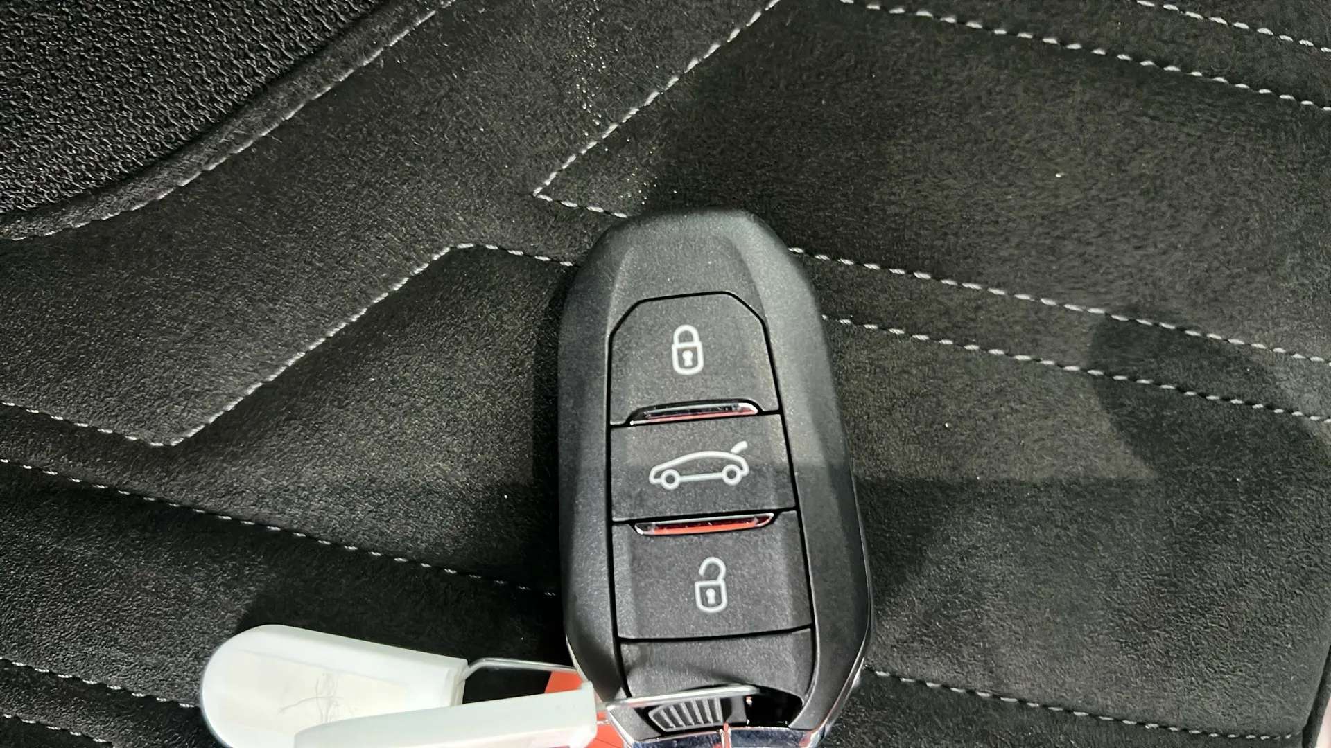 2024 PEUGEOT 408 2024 PEUGEOT 408