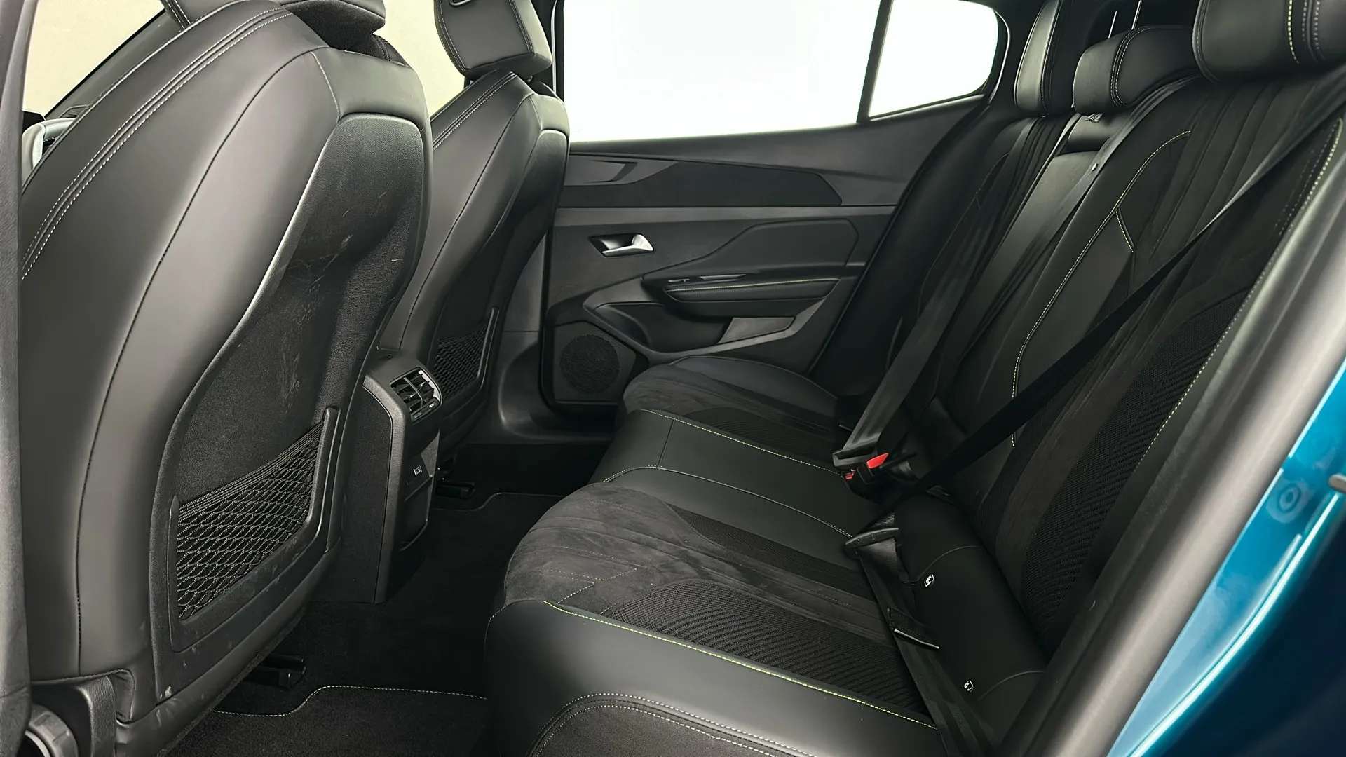 2023 PEUGEOT 408 2023 PEUGEOT 408