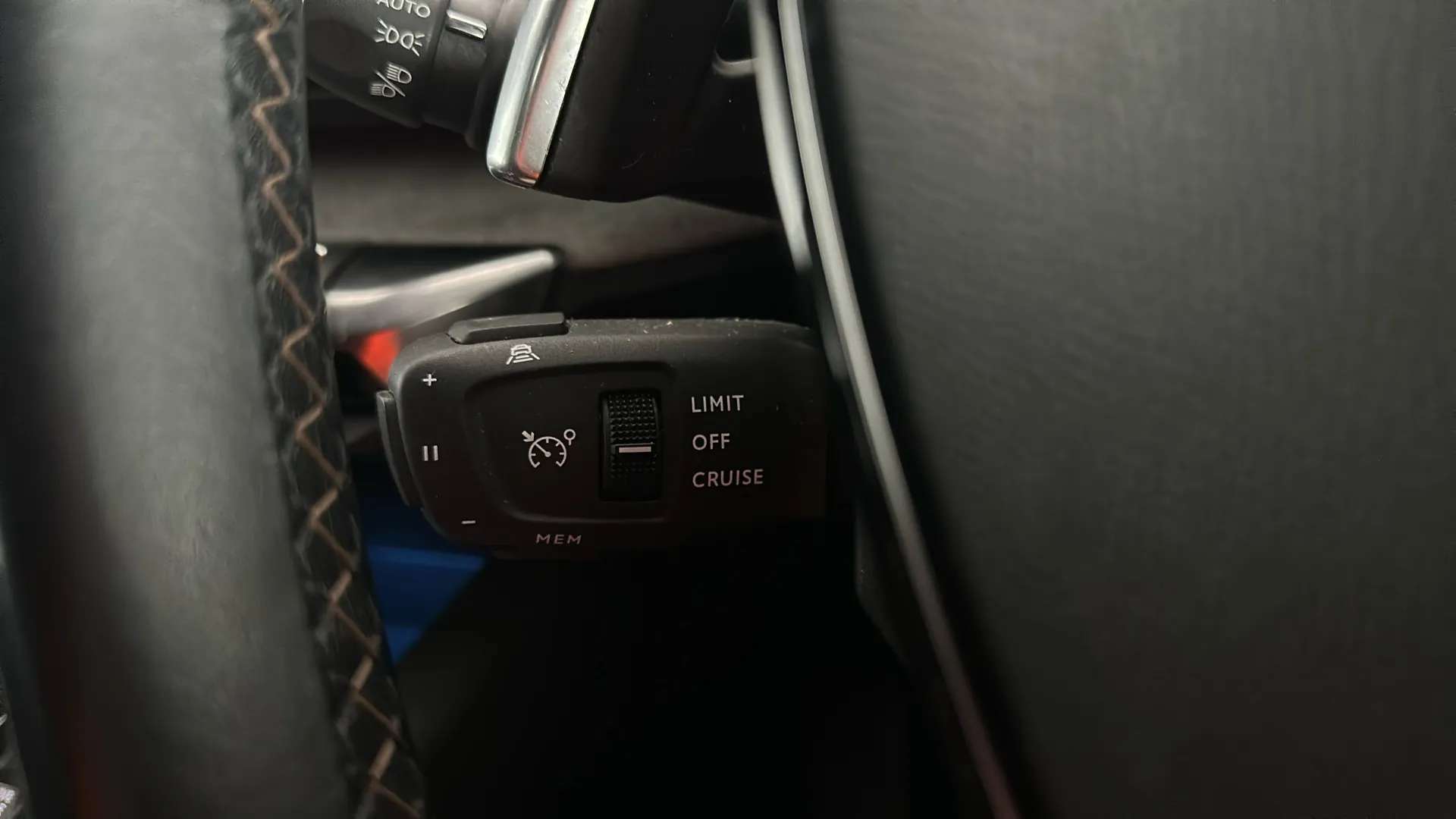 2023 PEUGEOT 5008 2023 PEUGEOT 5008