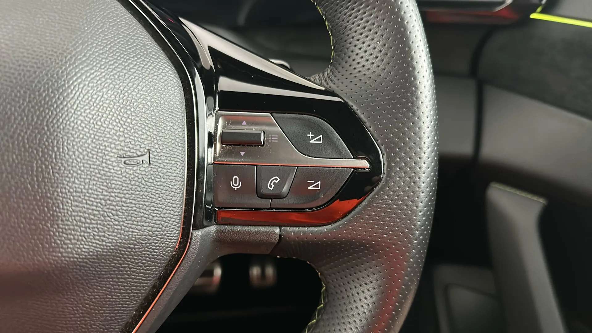 2024 PEUGEOT 408 2024 PEUGEOT 408