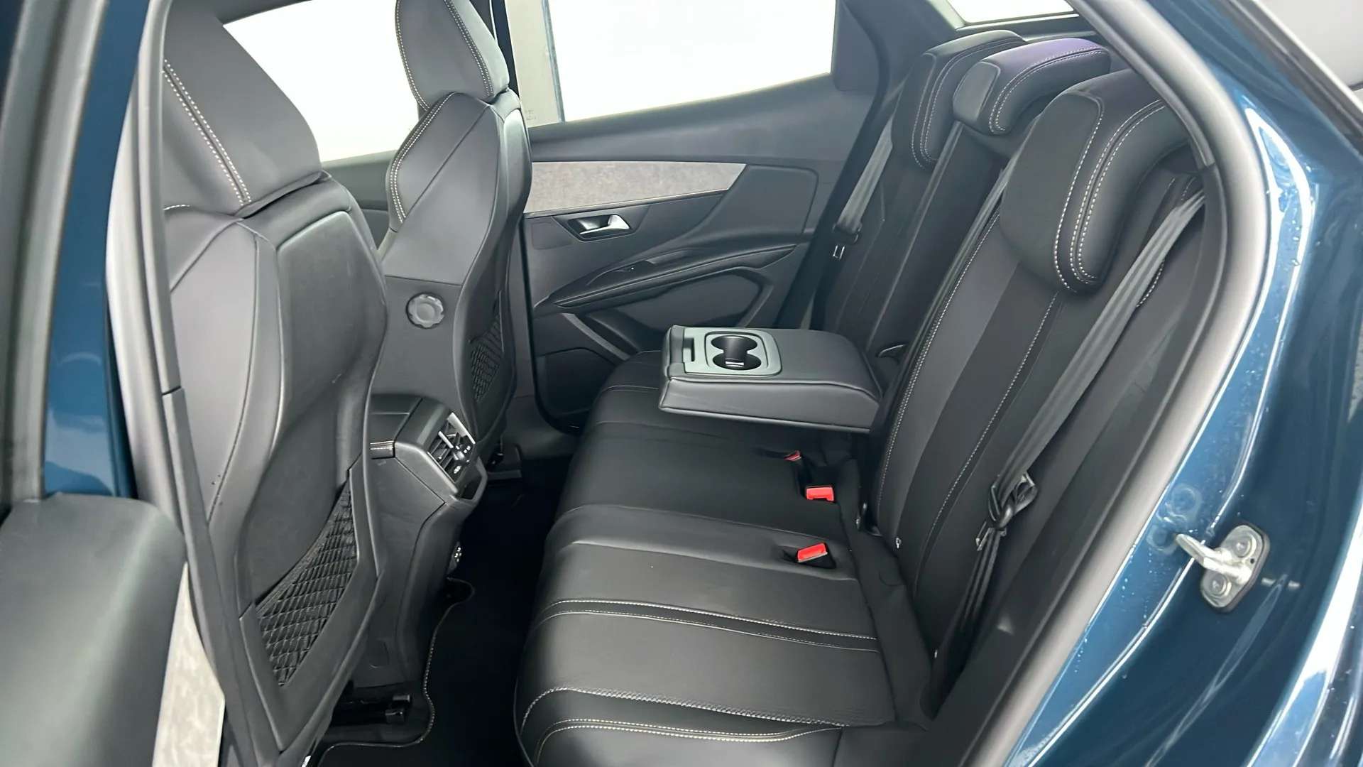 2023 PEUGEOT 3008 2023 PEUGEOT 3008