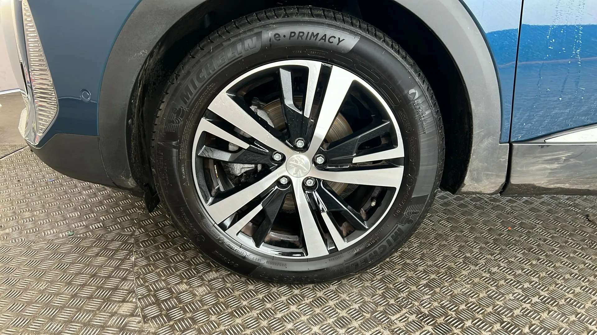 2023 PEUGEOT 3008 2023 PEUGEOT 3008