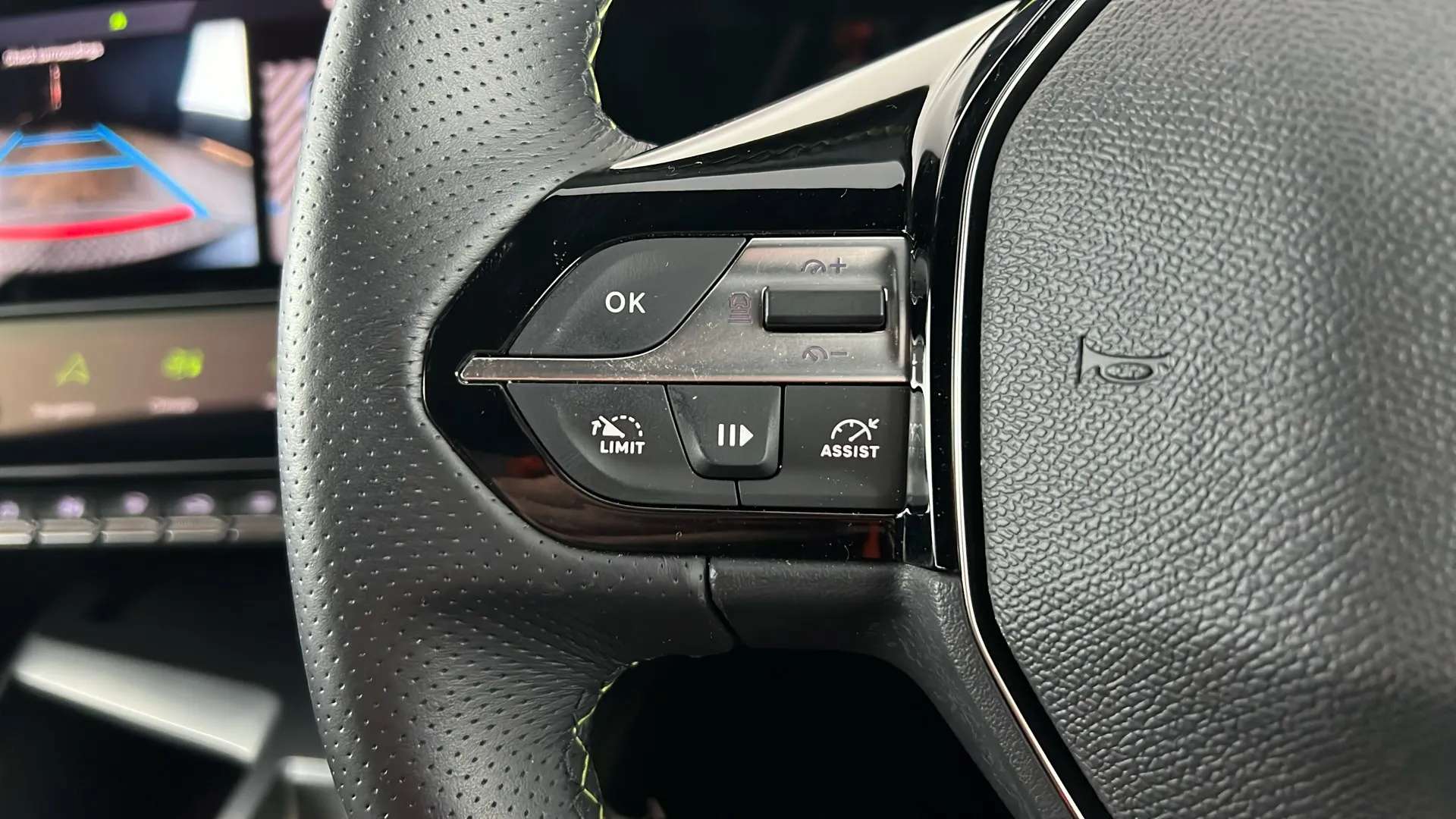2024 PEUGEOT 408 2024 PEUGEOT 408