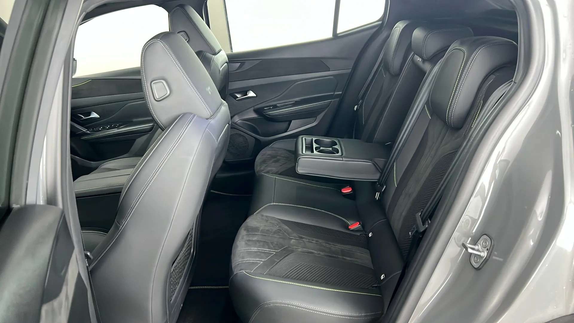 2024 PEUGEOT 408 2024 PEUGEOT 408