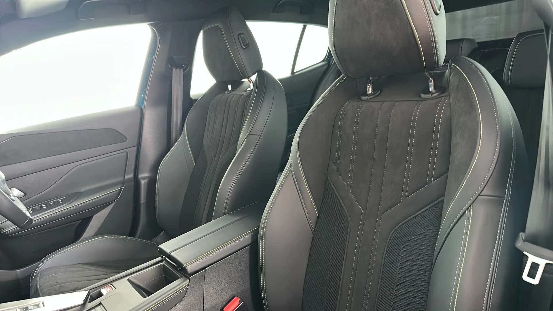 2024 PEUGEOT 408 2024 PEUGEOT 408