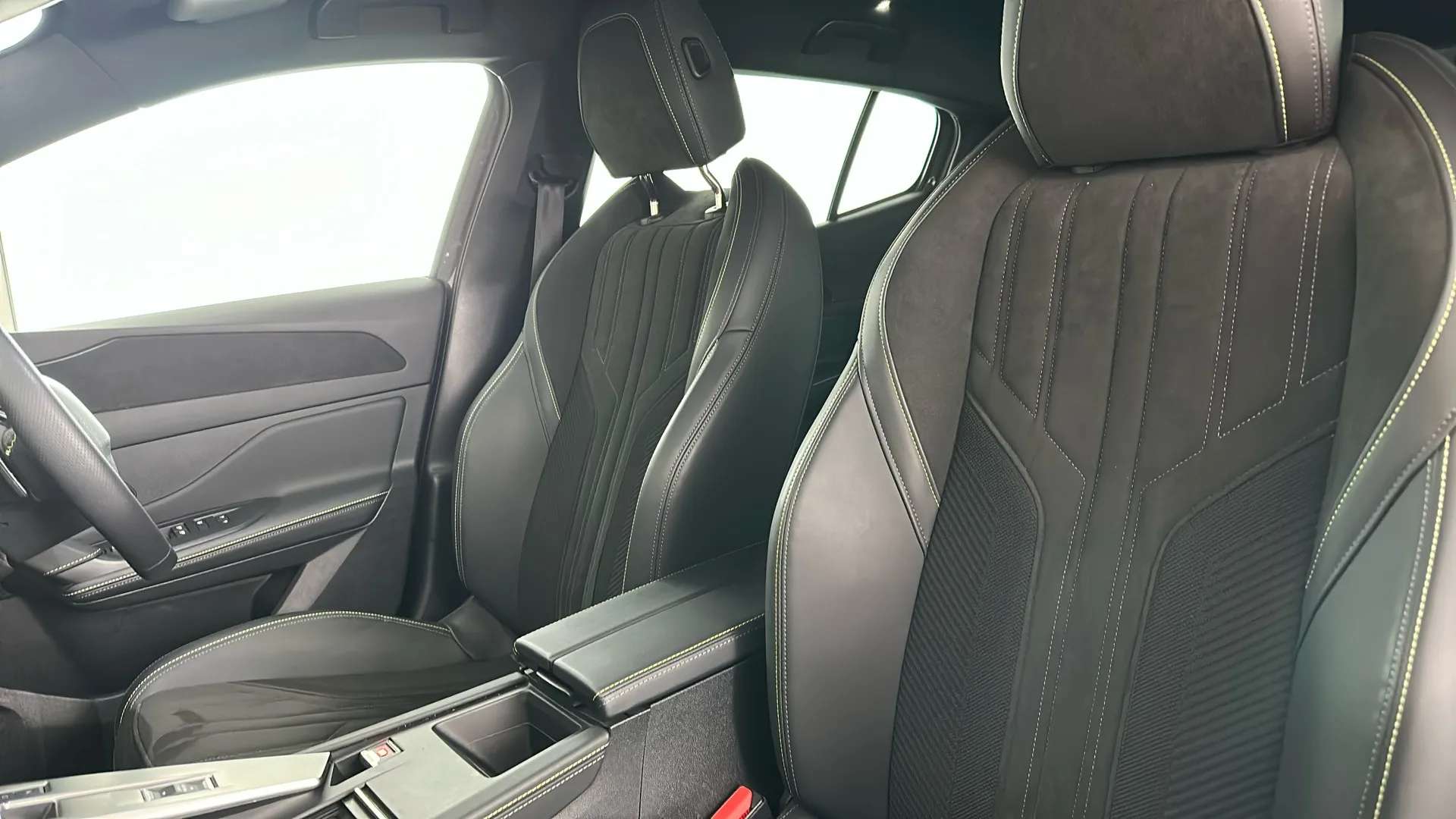 2024 PEUGEOT 408 2024 PEUGEOT 408