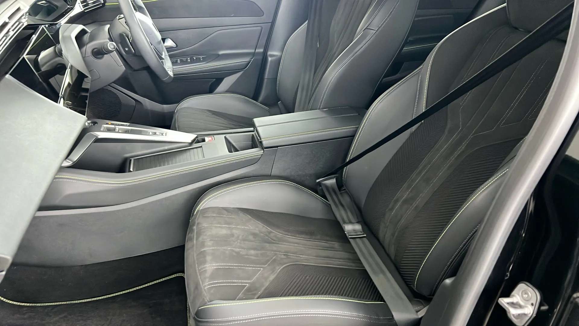 2024 PEUGEOT 408 2024 PEUGEOT 408