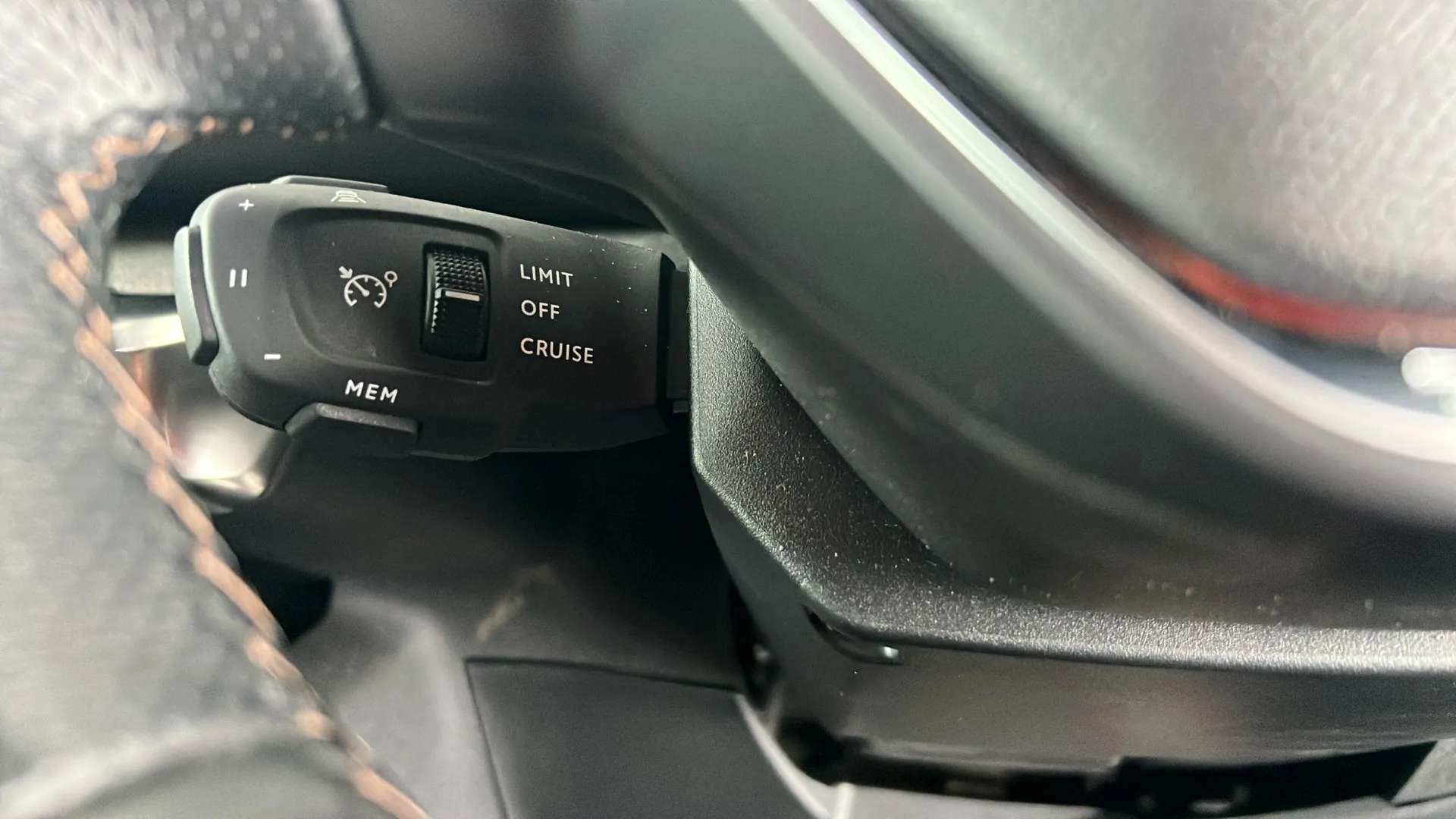 2023 PEUGEOT 5008 2023 PEUGEOT 5008