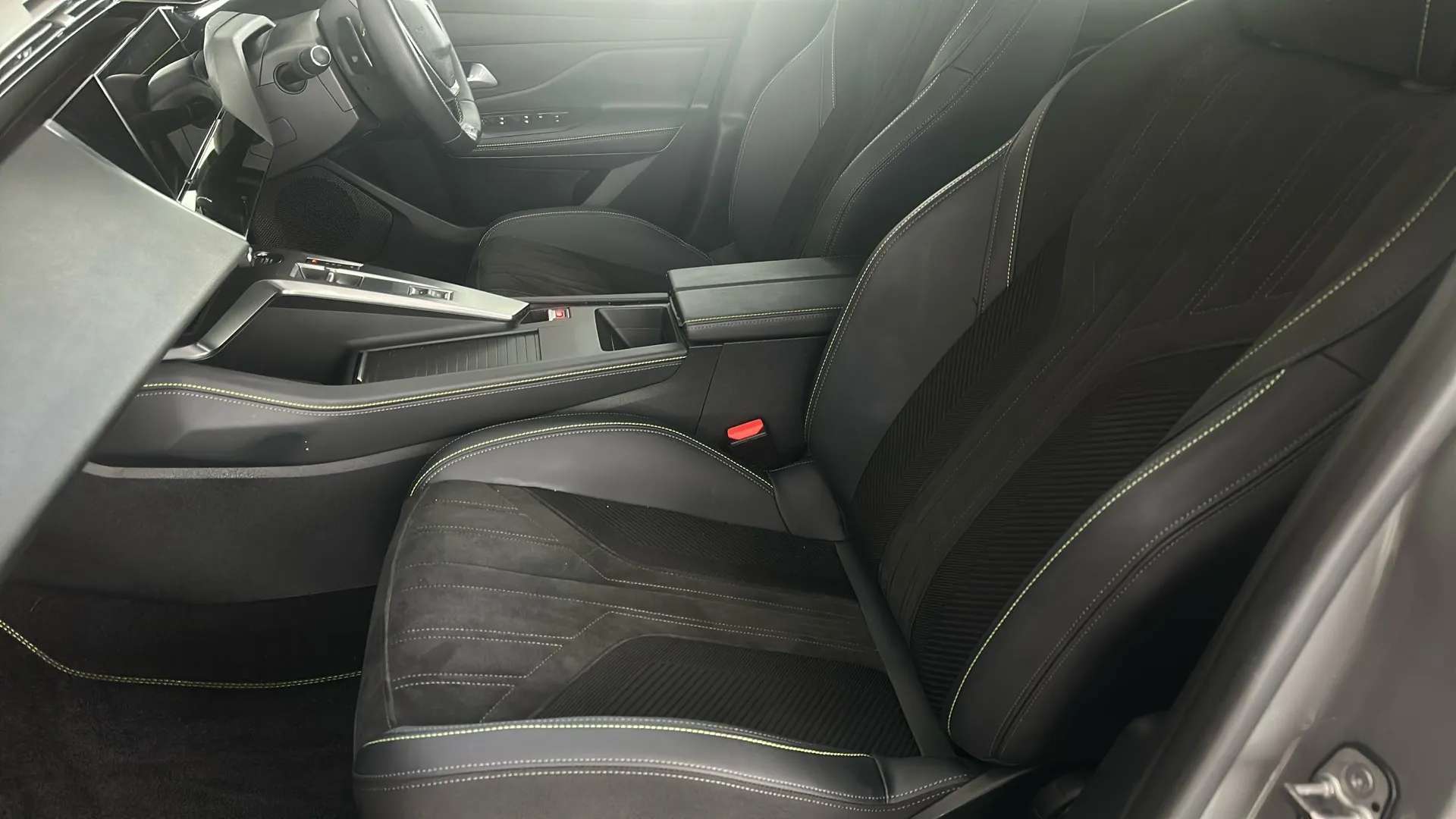 2024 PEUGEOT 408 2024 PEUGEOT 408