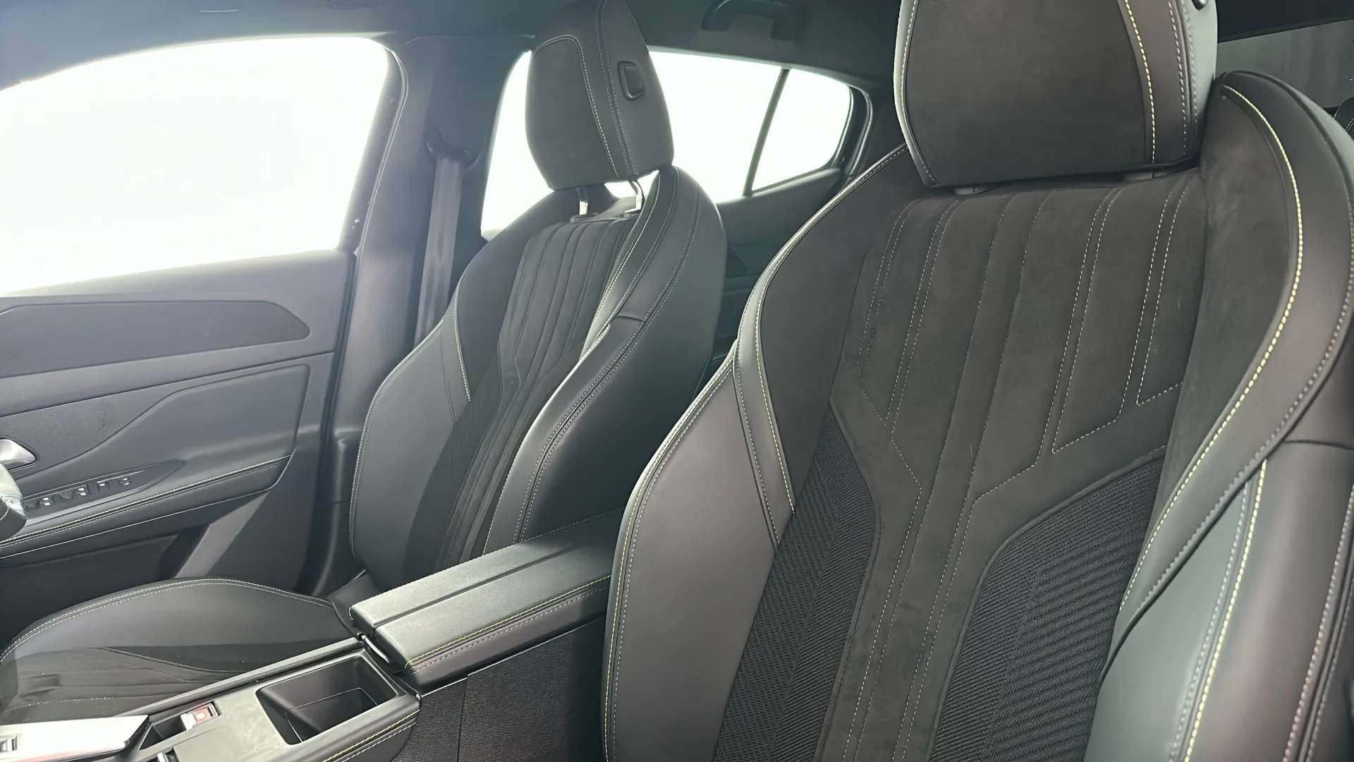 2024 PEUGEOT 408 2024 PEUGEOT 408