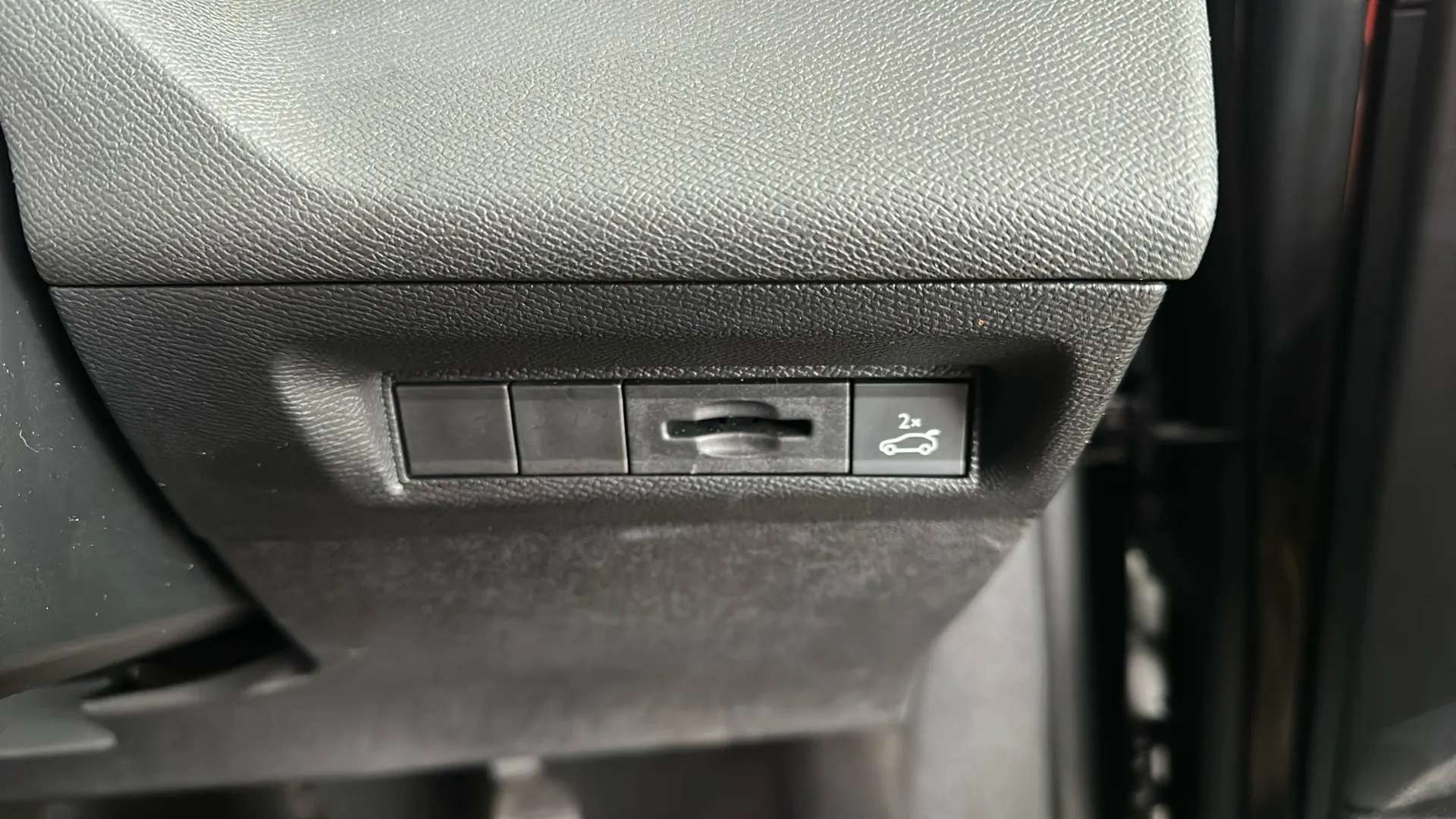 2024 PEUGEOT 408 2024 PEUGEOT 408