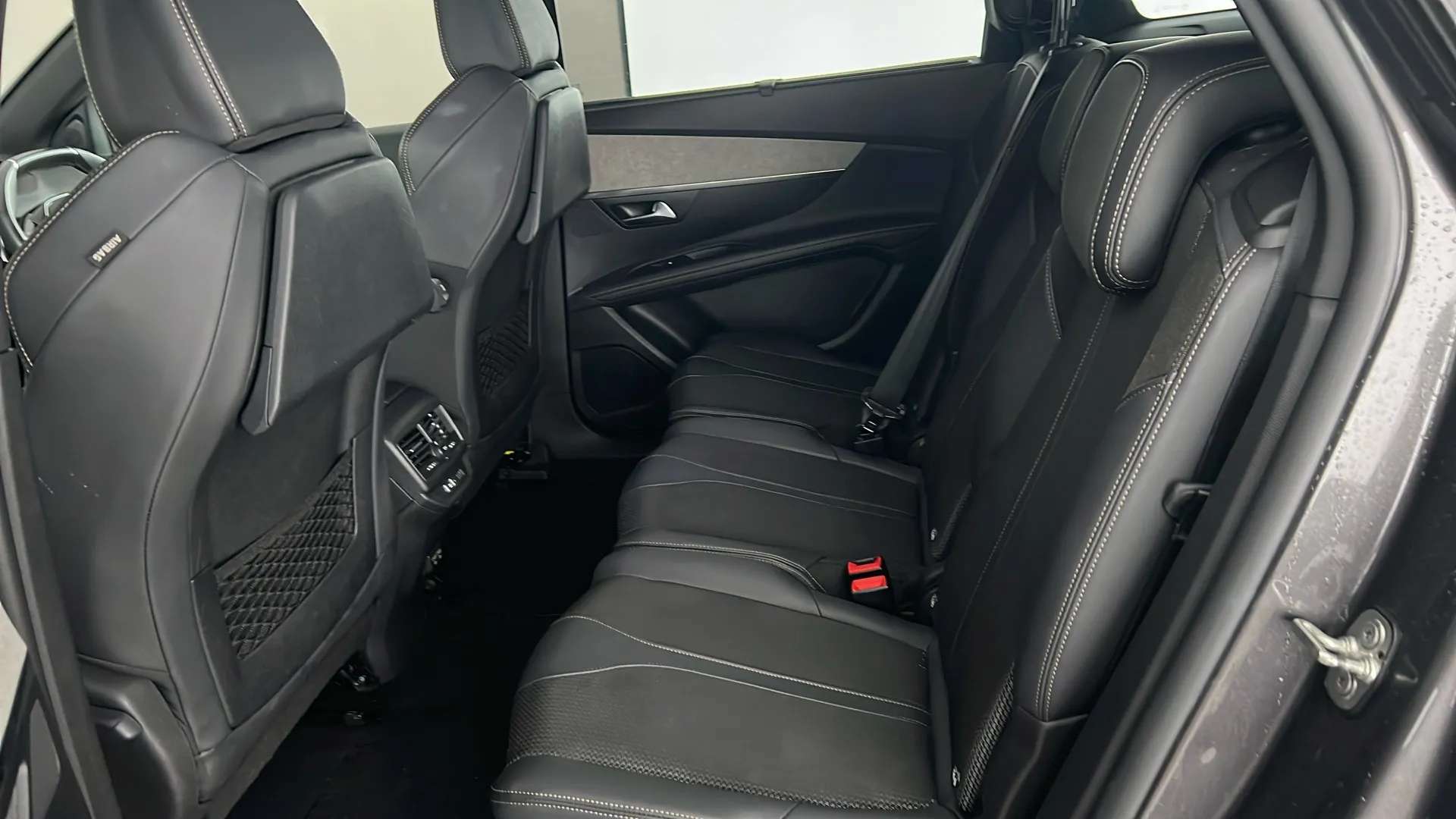 2023 PEUGEOT 5008 2023 PEUGEOT 5008