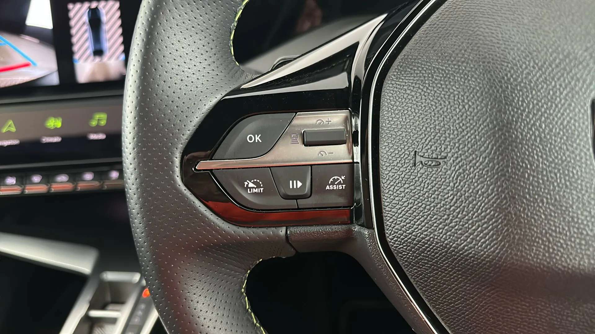 2024 PEUGEOT 408 2024 PEUGEOT 408