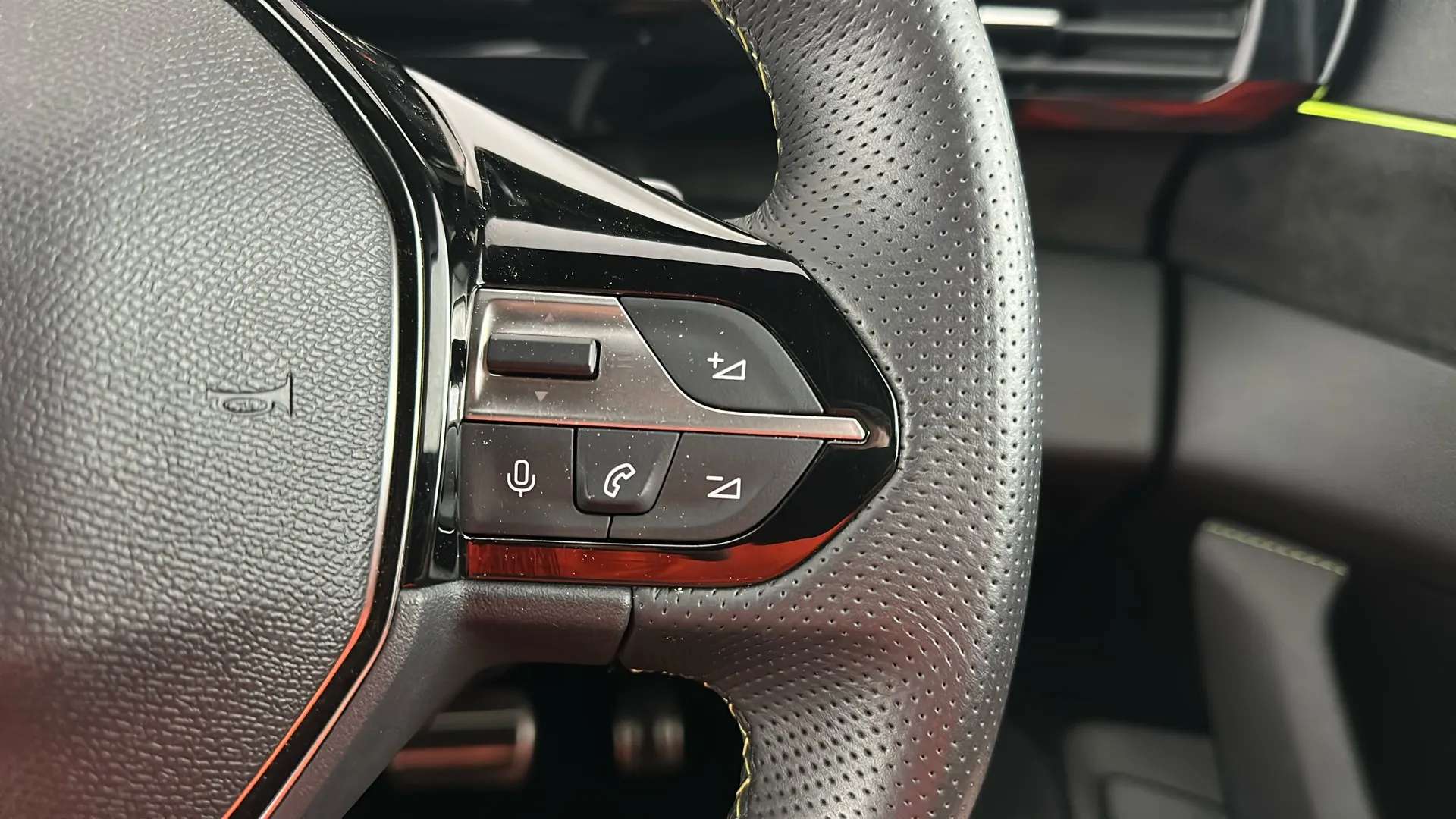 2024 PEUGEOT 408 2024 PEUGEOT 408