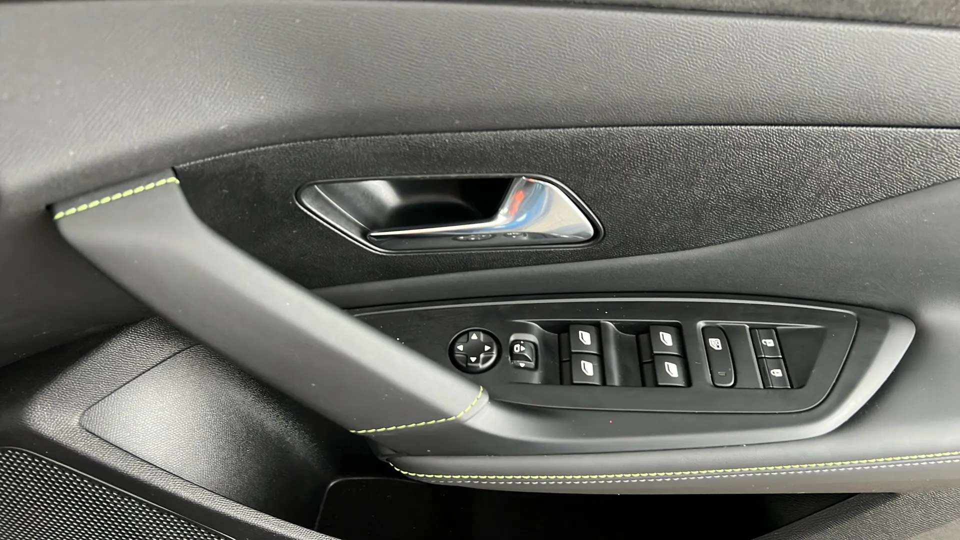 2024 PEUGEOT 408 2024 PEUGEOT 408