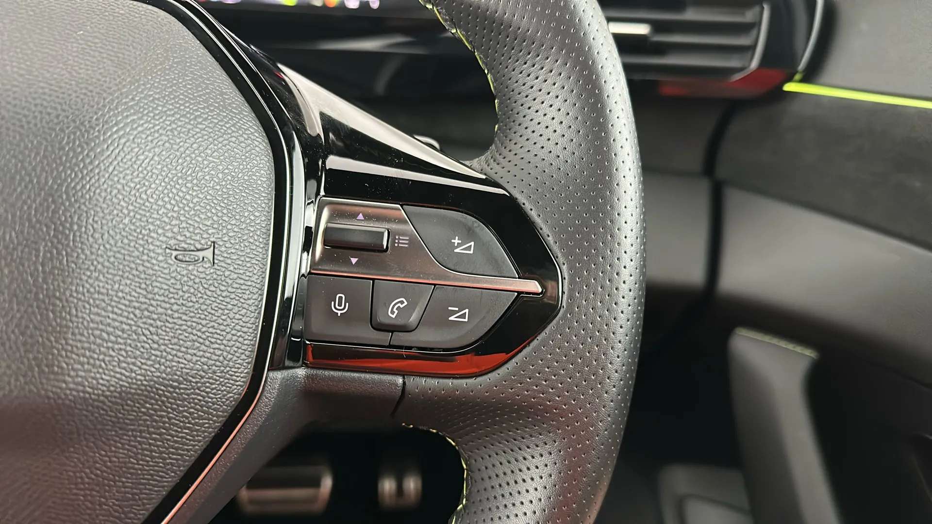 2024 PEUGEOT 408 2024 PEUGEOT 408