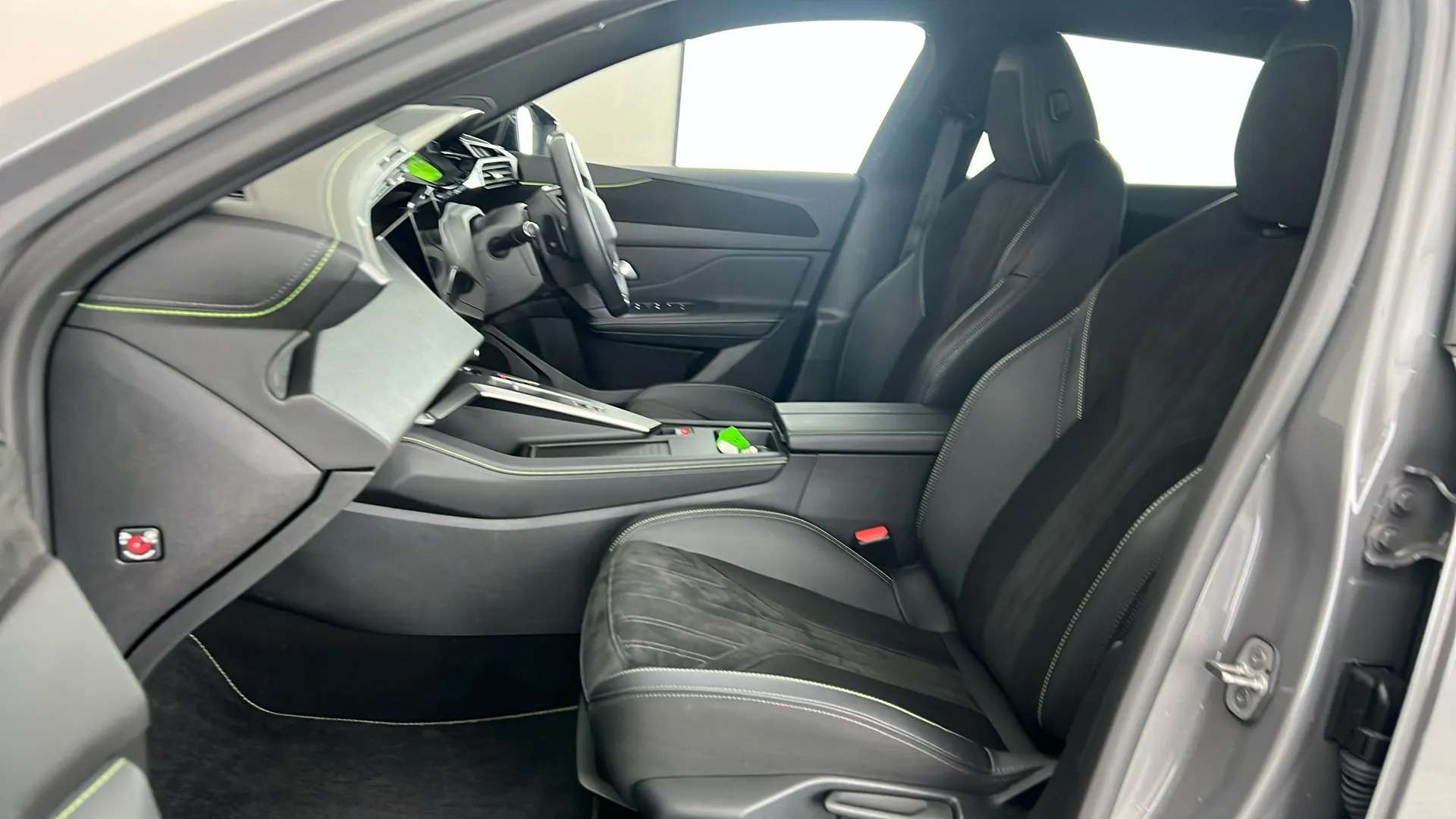 2024 PEUGEOT 408 2024 PEUGEOT 408