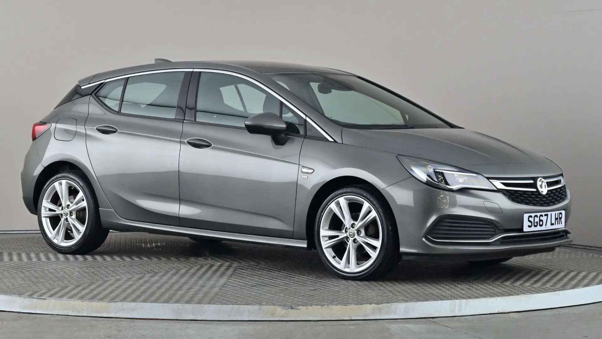 A 2017 VAUXHALL ASTRA 1.4T 16V 150 SRi Vx-line Nav A 2017 VAUXHALL ASTRA 1.4T 16V 150 SRi Vx-line Nav