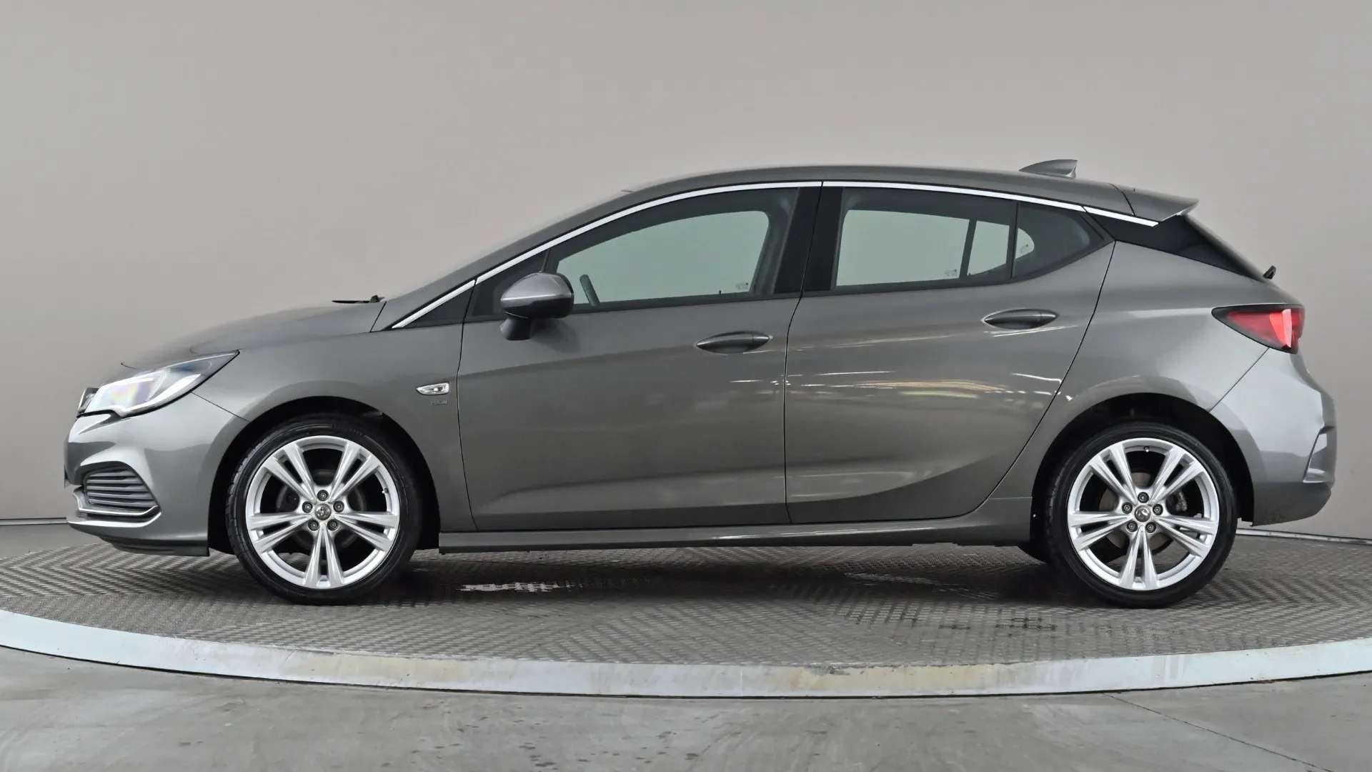 A 2017 VAUXHALL ASTRA 1.4T 16V 150 SRi Vx-line Nav A 2017 VAUXHALL ASTRA 1.4T 16V 150 SRi Vx-line Nav