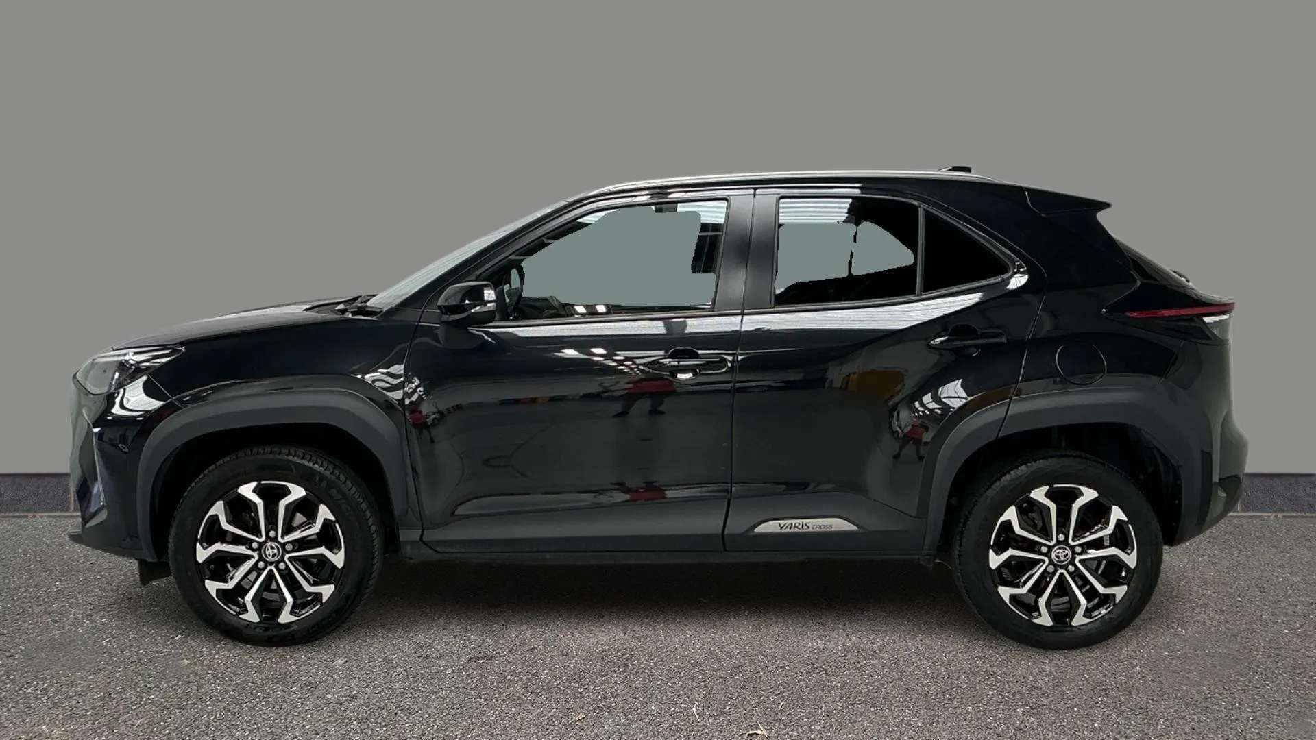 A 2022 TOYOTA YARIS CROSS 1.5 Hybrid Design CVT A 2022 TOYOTA YARIS CROSS 1.5 Hybrid Design CVT