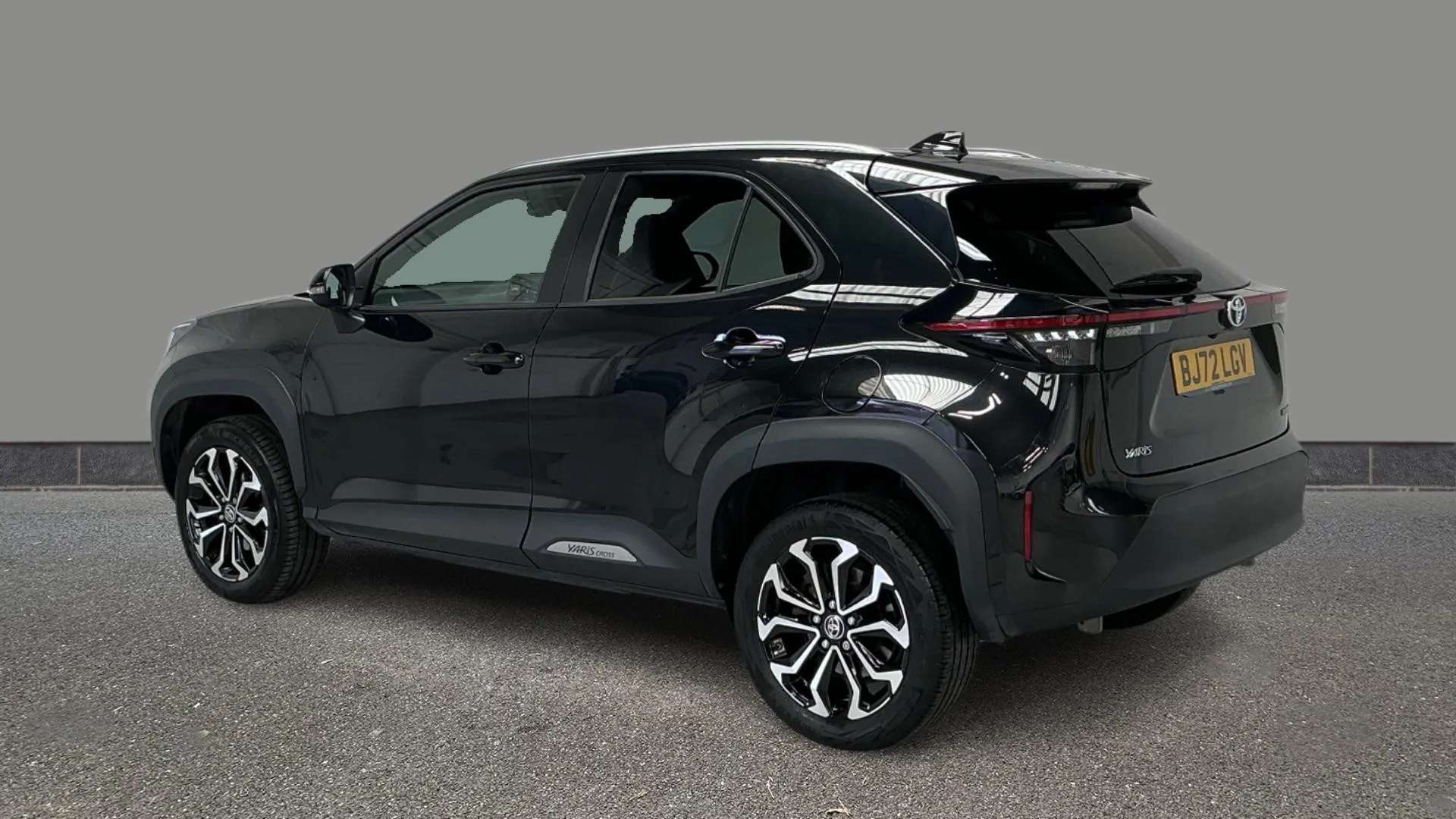 A 2022 TOYOTA YARIS CROSS 1.5 Hybrid Design CVT A 2022 TOYOTA YARIS CROSS 1.5 Hybrid Design CVT