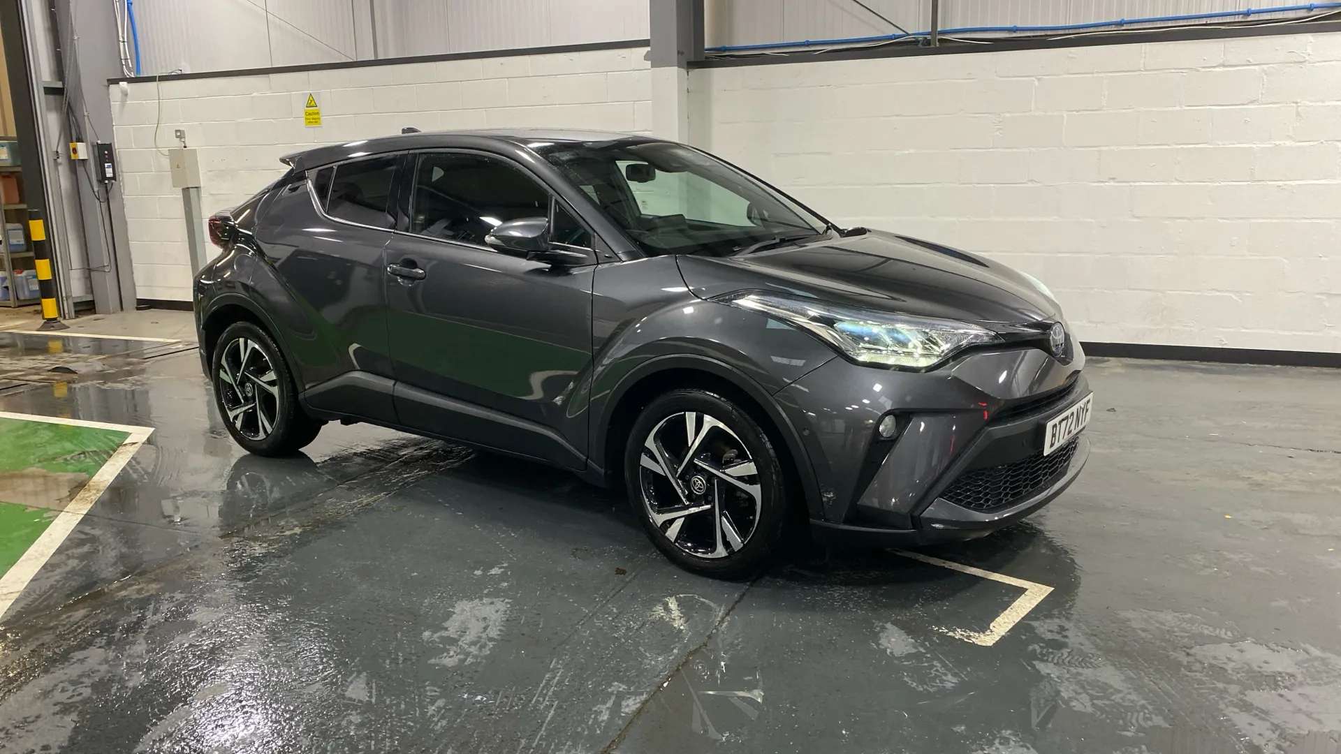 A 2022 TOYOTA C-HR 2.0 Hybrid Design CVT A 2022 TOYOTA C-HR 2.0 Hybrid Design CVT