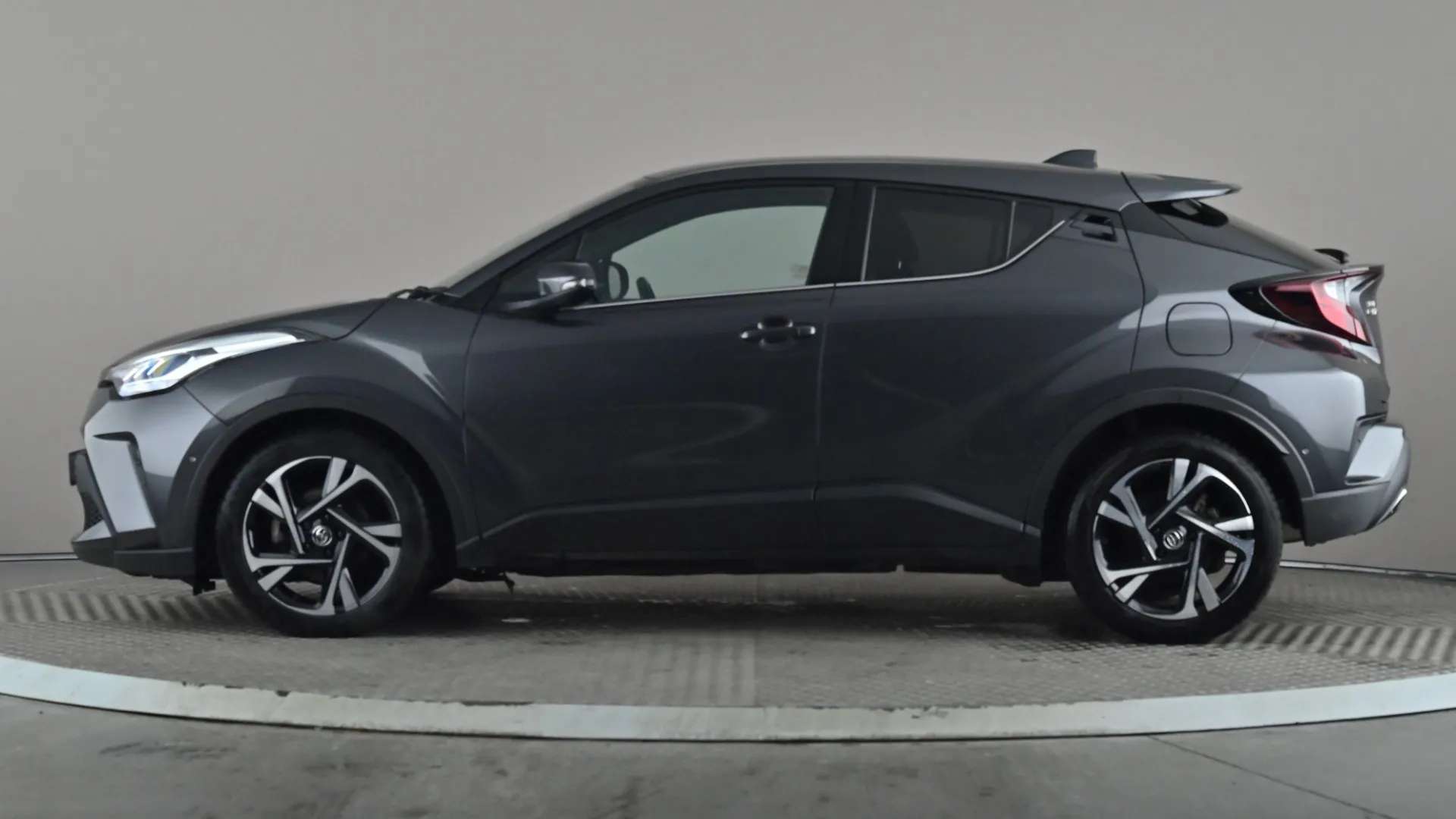 A 2022 TOYOTA C-HR 2.0 Hybrid Design CVT A 2022 TOYOTA C-HR 2.0 Hybrid Design CVT