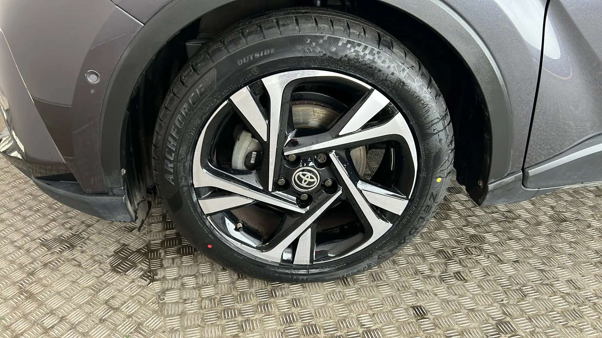 2023 TOYOTA C-HR 2023 TOYOTA C-HR