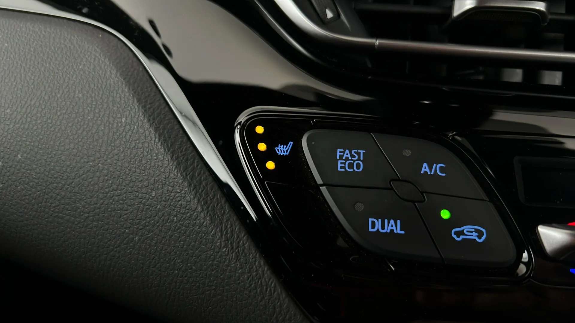 2023 TOYOTA C-HR 2023 TOYOTA C-HR
