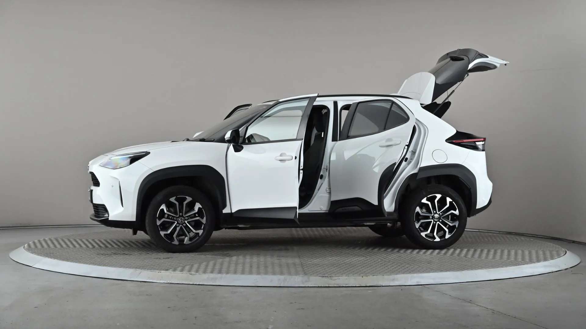 2023 TOYOTA YARIS CROSS 2023 TOYOTA YARIS CROSS
