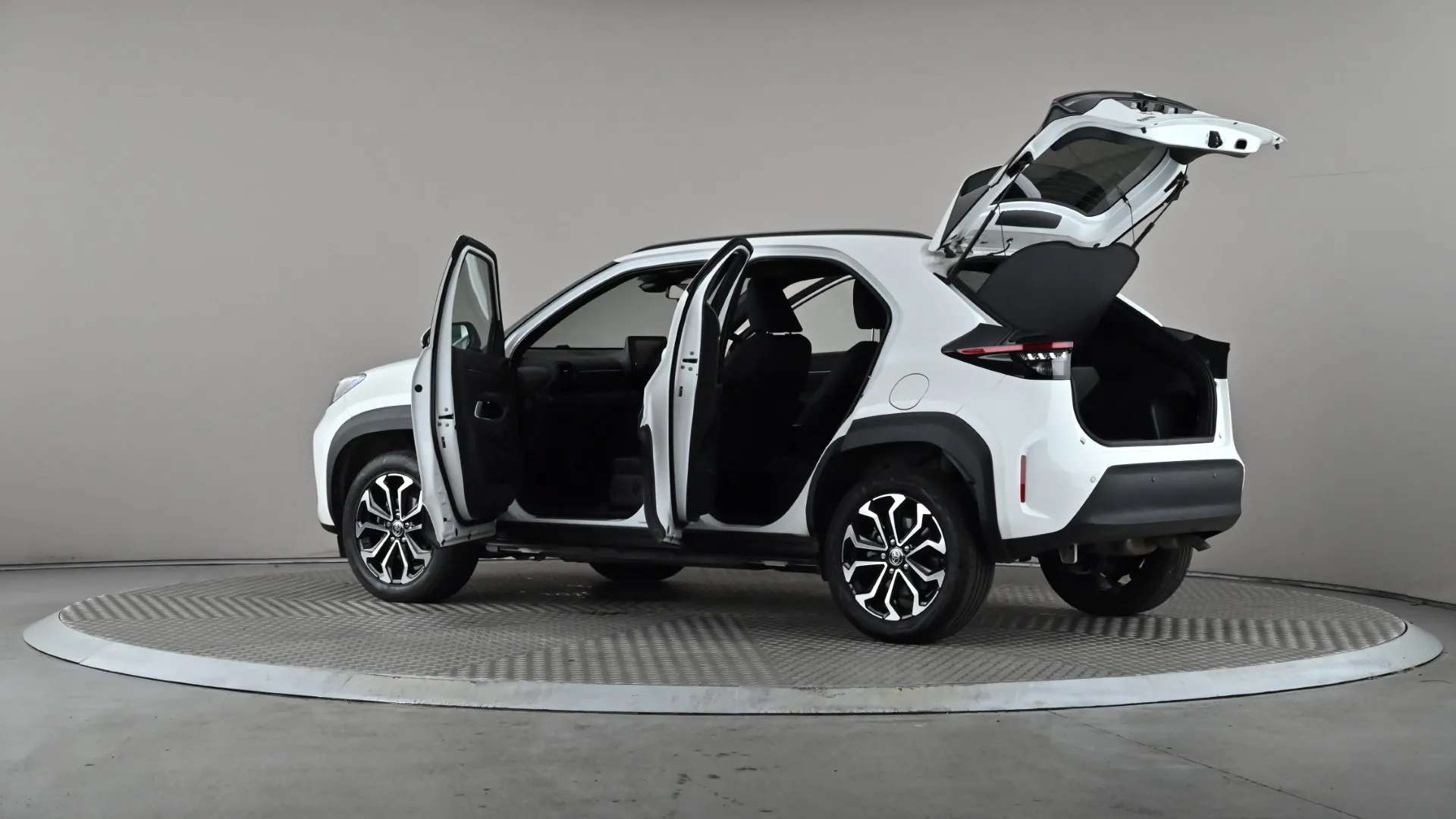2023 TOYOTA YARIS CROSS 2023 TOYOTA YARIS CROSS