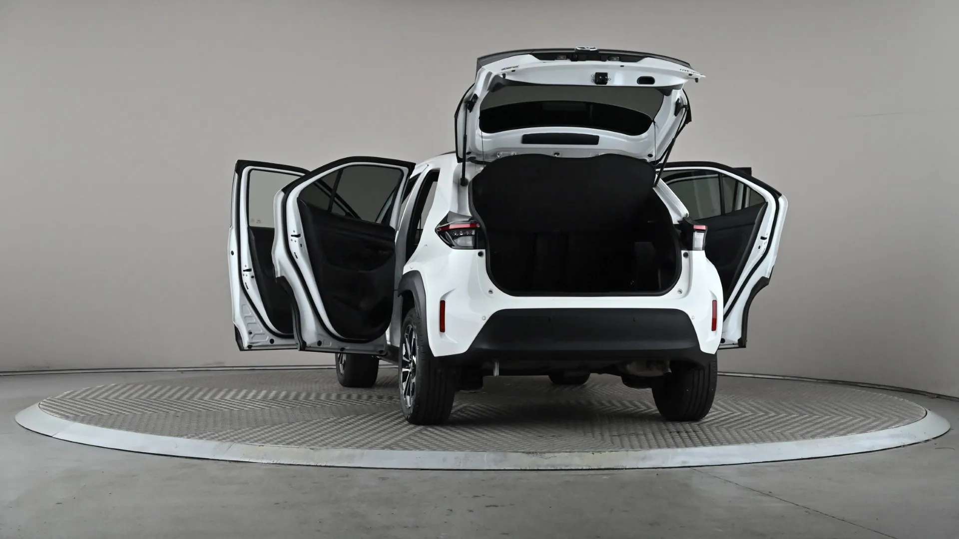 2023 TOYOTA YARIS CROSS 2023 TOYOTA YARIS CROSS