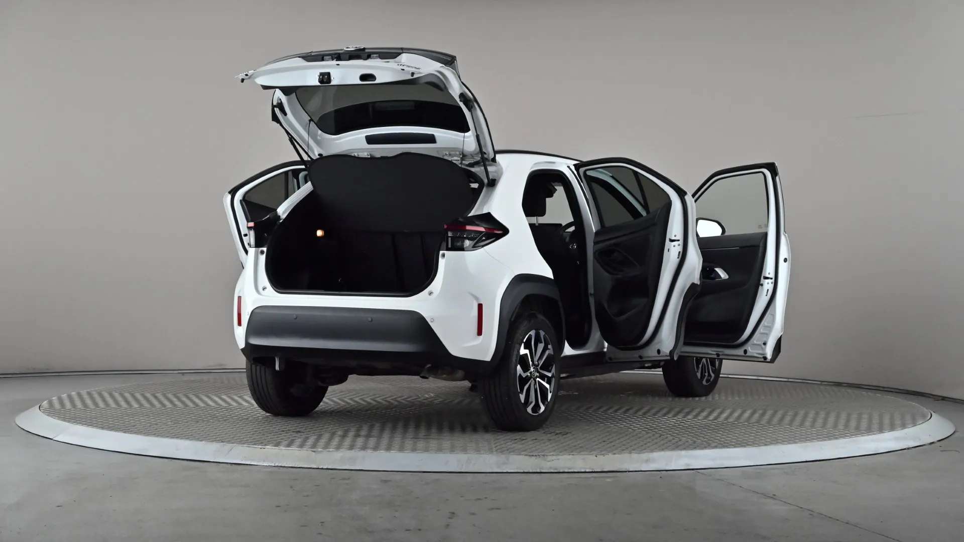 2023 TOYOTA YARIS CROSS 2023 TOYOTA YARIS CROSS