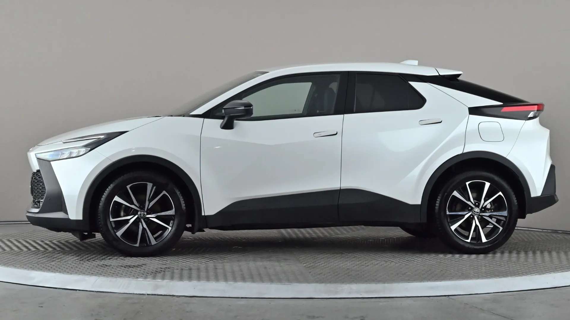 A 2024 TOYOTA C-HR 1.8 Hybrid Design CVT A 2024 TOYOTA C-HR 1.8 Hybrid Design CVT