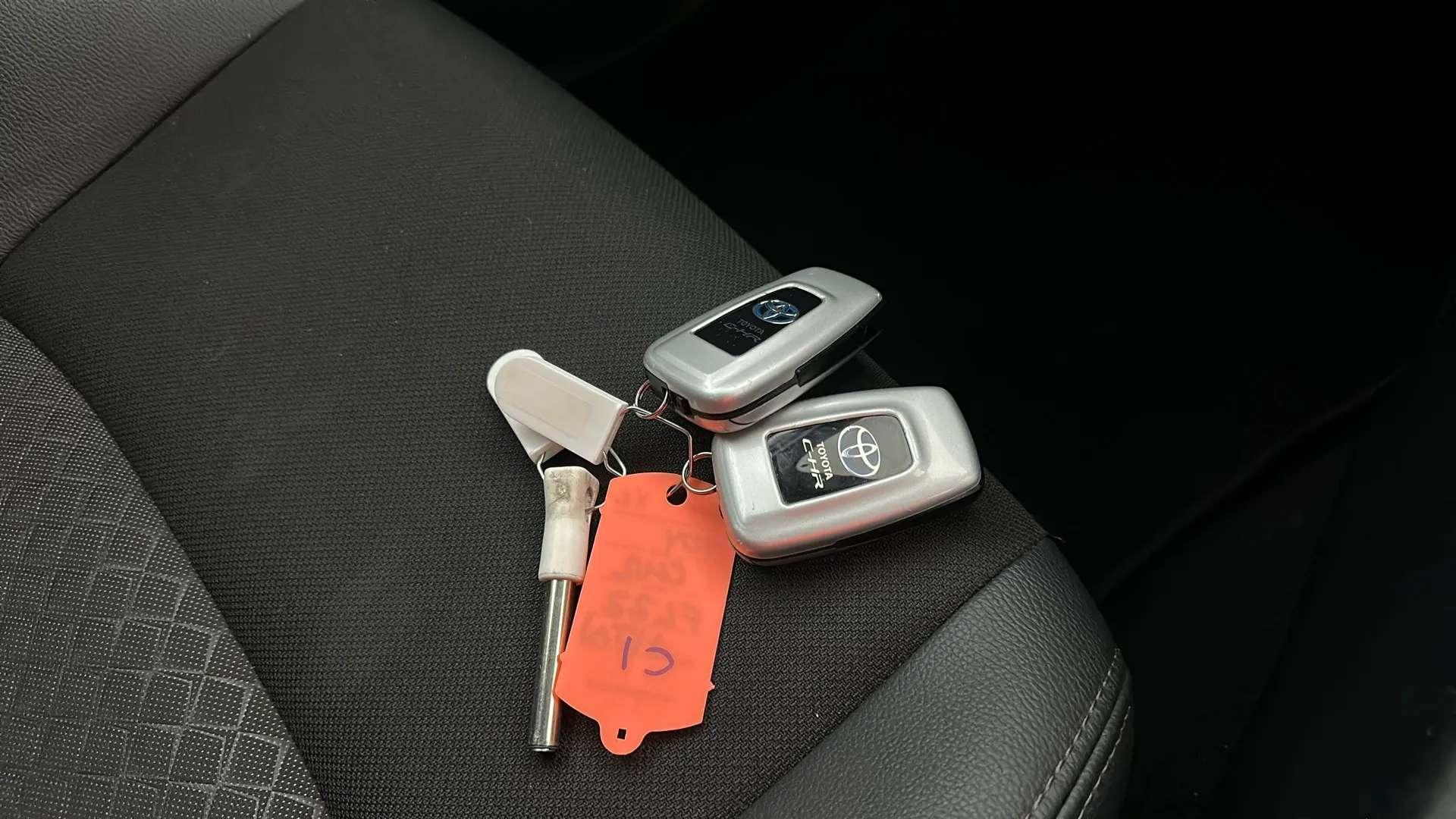 2022 TOYOTA C-HR 2022 TOYOTA C-HR