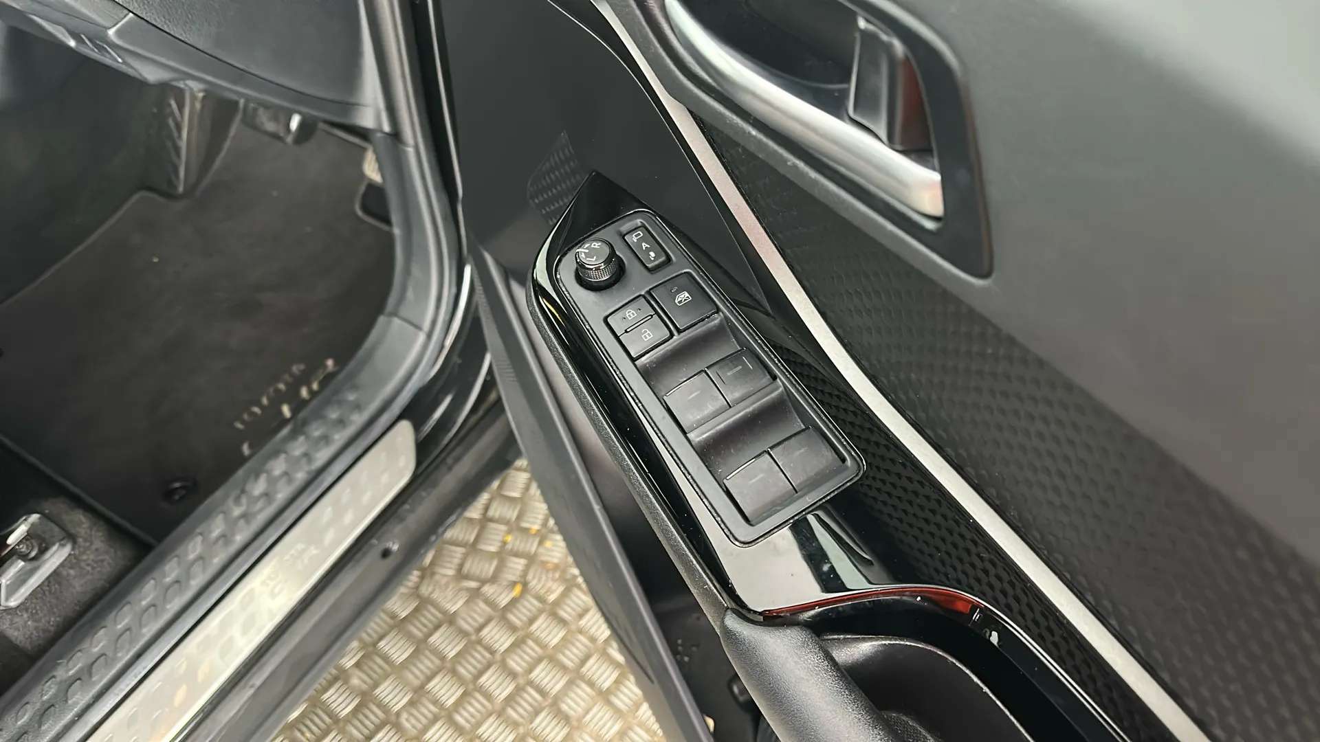 2022 TOYOTA C-HR 2022 TOYOTA C-HR