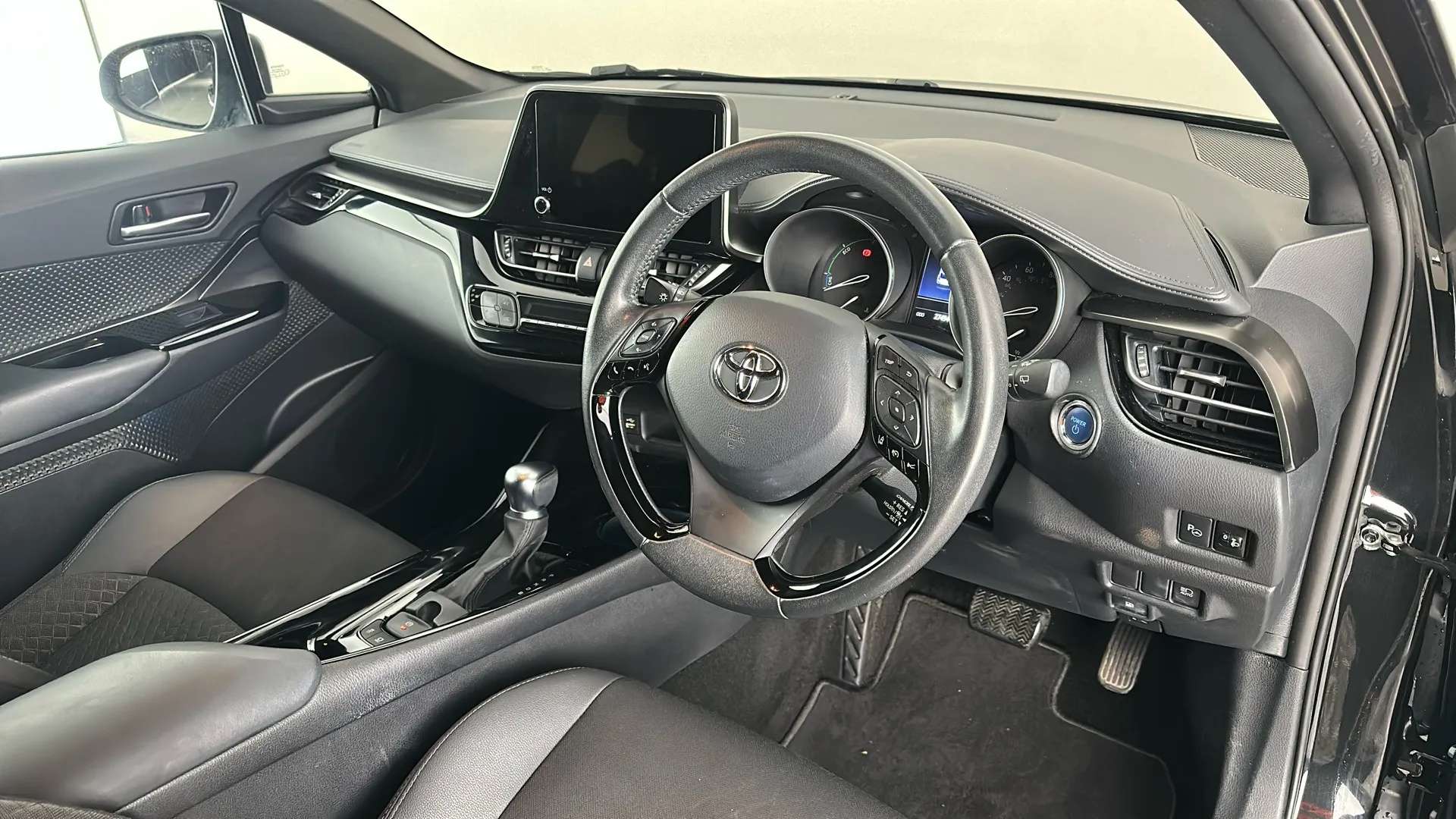 2022 TOYOTA C-HR 2022 TOYOTA C-HR