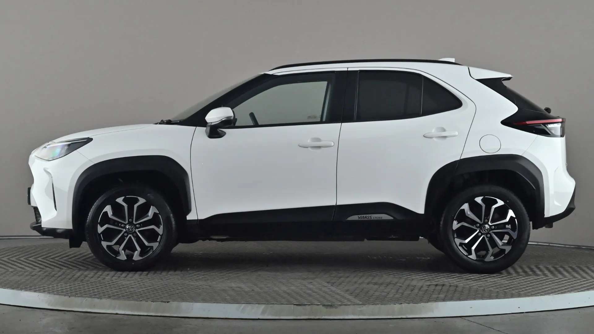 A 2023 TOYOTA YARIS CROSS 1.5 Hybrid Design CVT A 2023 TOYOTA YARIS CROSS 1.5 Hybrid Design CVT