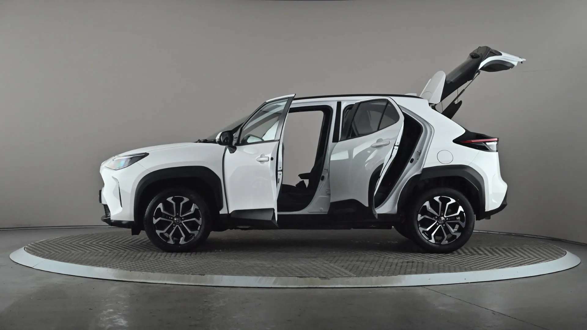 2023 TOYOTA YARIS CROSS 2023 TOYOTA YARIS CROSS