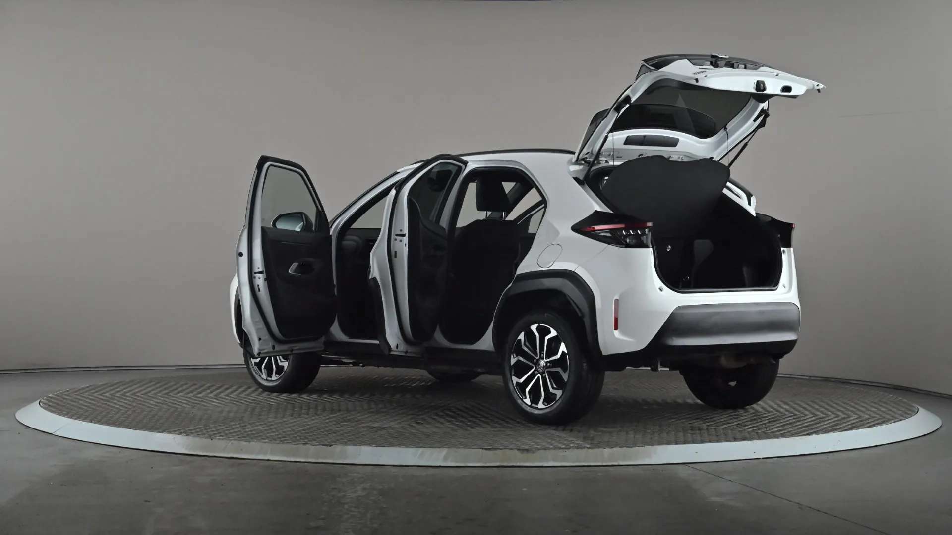 2023 TOYOTA YARIS CROSS 2023 TOYOTA YARIS CROSS