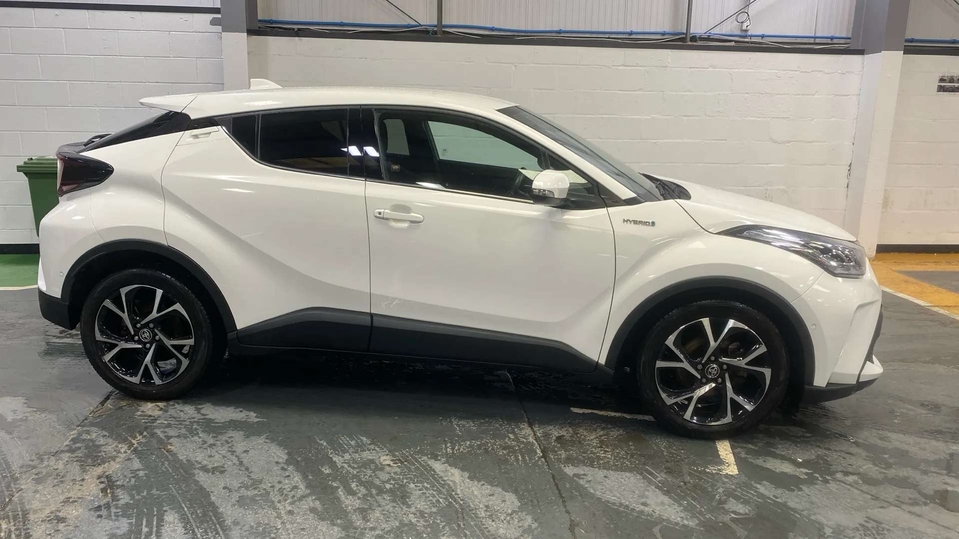 A 2022 TOYOTA C-HR 1.8 Hybrid Design CVT A 2022 TOYOTA C-HR 1.8 Hybrid Design CVT