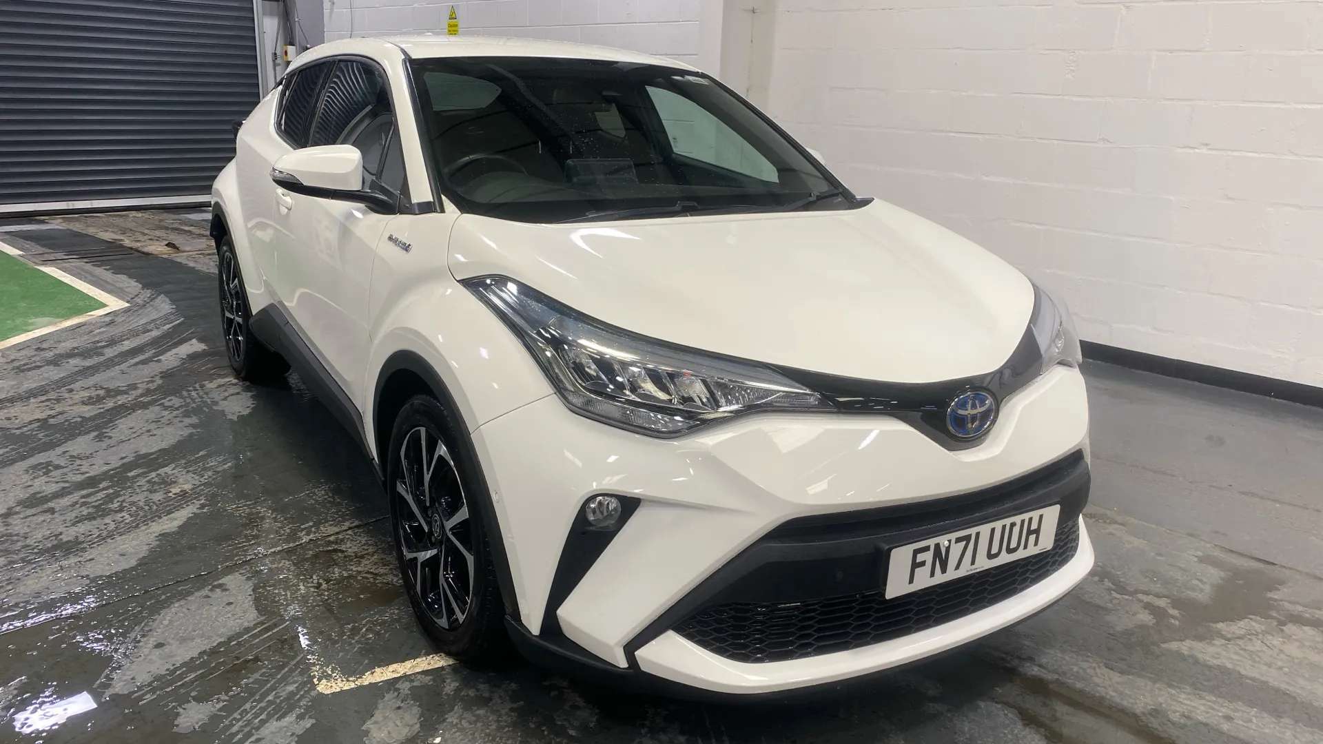 A 2022 TOYOTA C-HR 1.8 Hybrid Design CVT A 2022 TOYOTA C-HR 1.8 Hybrid Design CVT