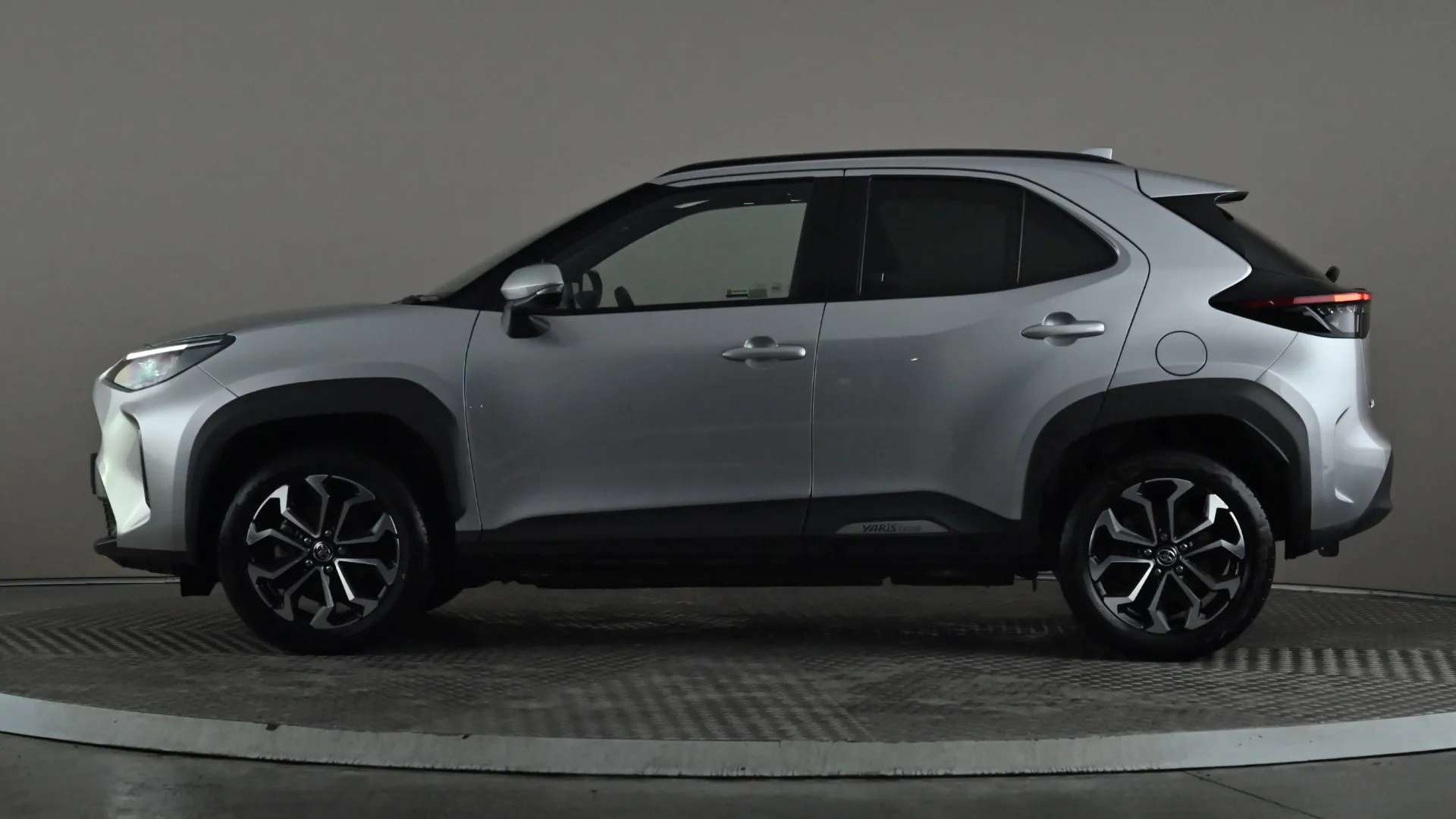 A 2023 TOYOTA YARIS CROSS 1.5 Hybrid Design CVT A 2023 TOYOTA YARIS CROSS 1.5 Hybrid Design CVT