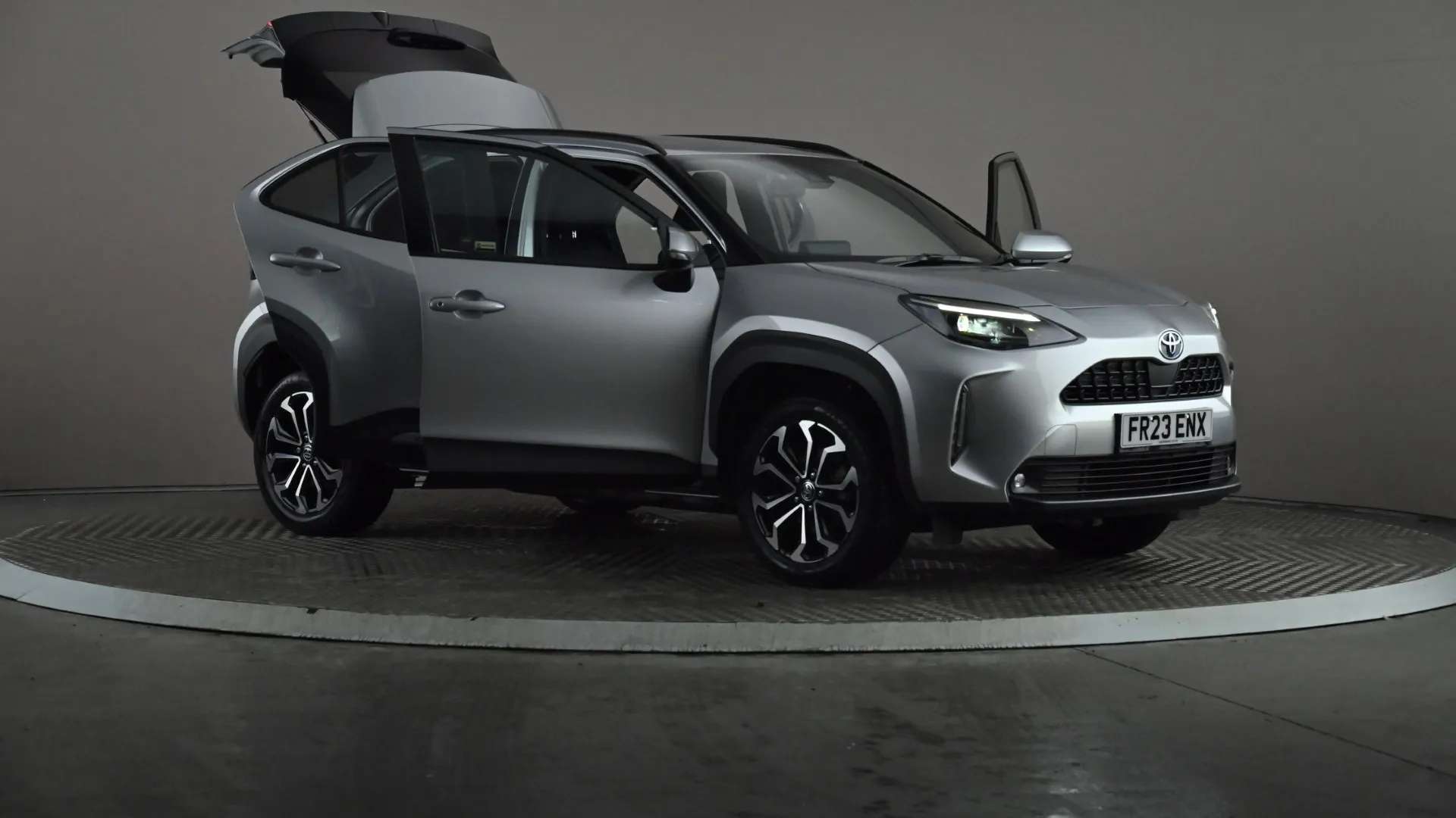 2023 TOYOTA YARIS CROSS 2023 TOYOTA YARIS CROSS