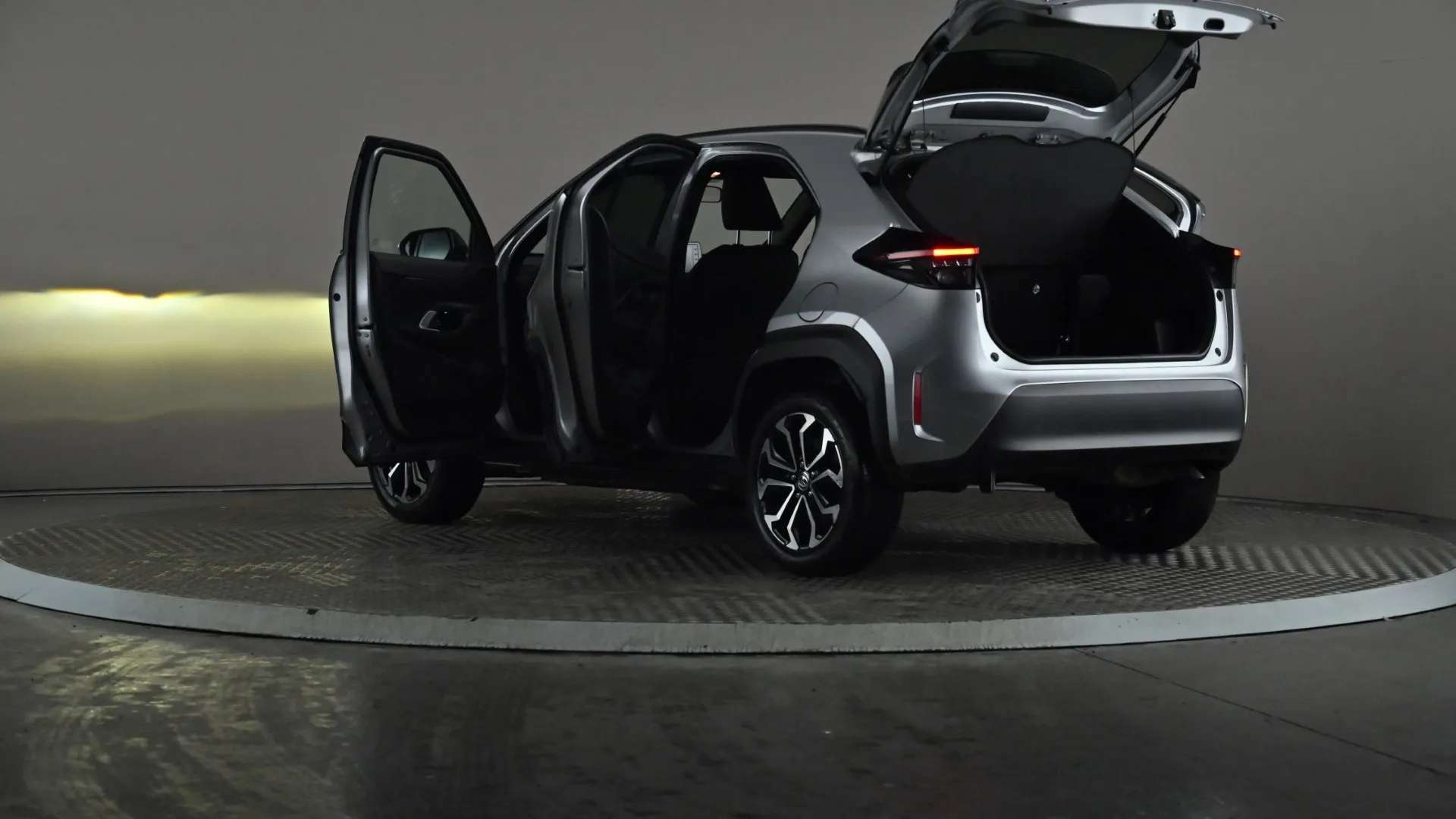 2023 TOYOTA YARIS CROSS 2023 TOYOTA YARIS CROSS