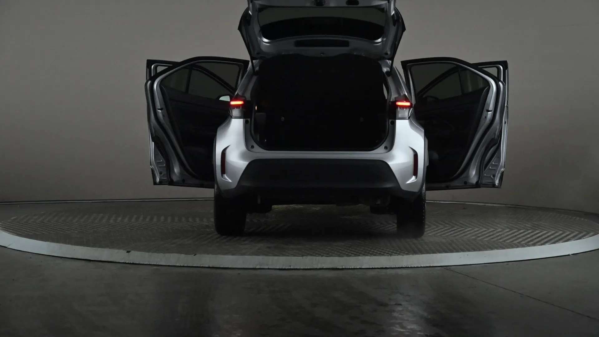 2023 TOYOTA YARIS CROSS 2023 TOYOTA YARIS CROSS