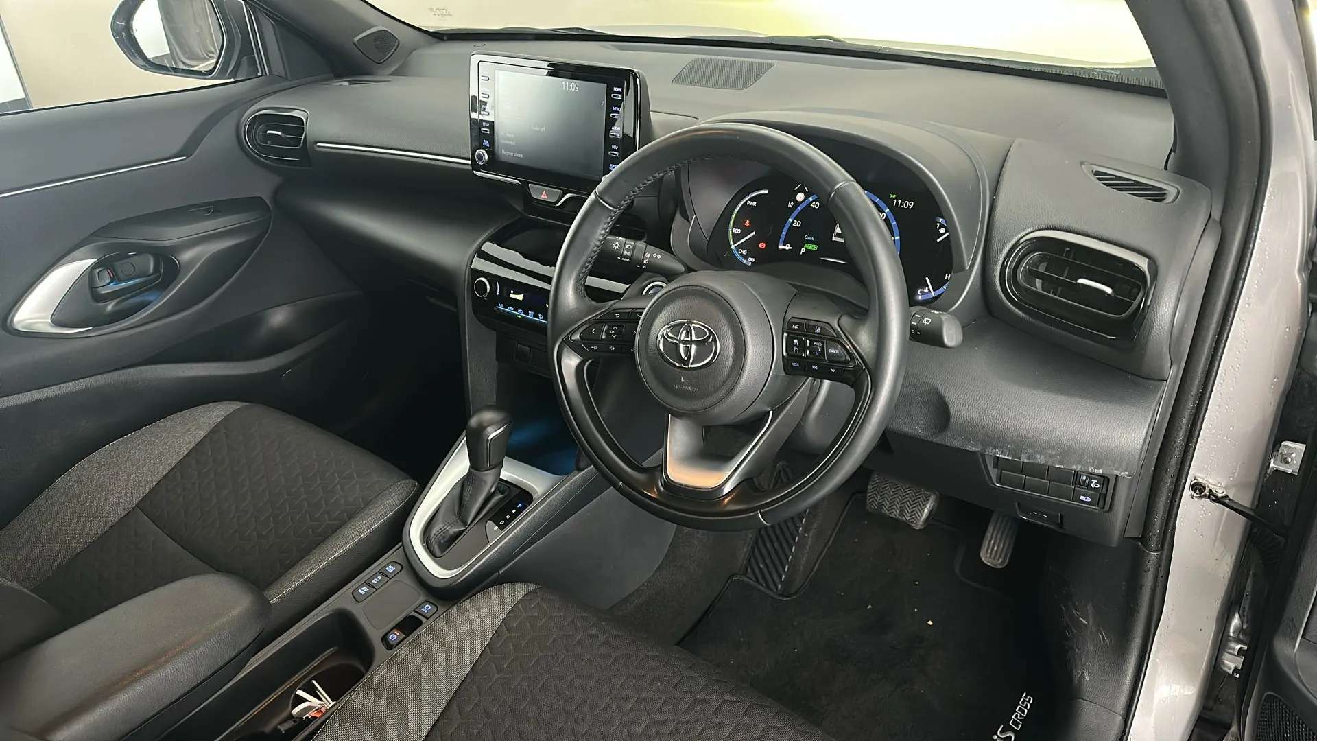 2023 TOYOTA YARIS CROSS 2023 TOYOTA YARIS CROSS